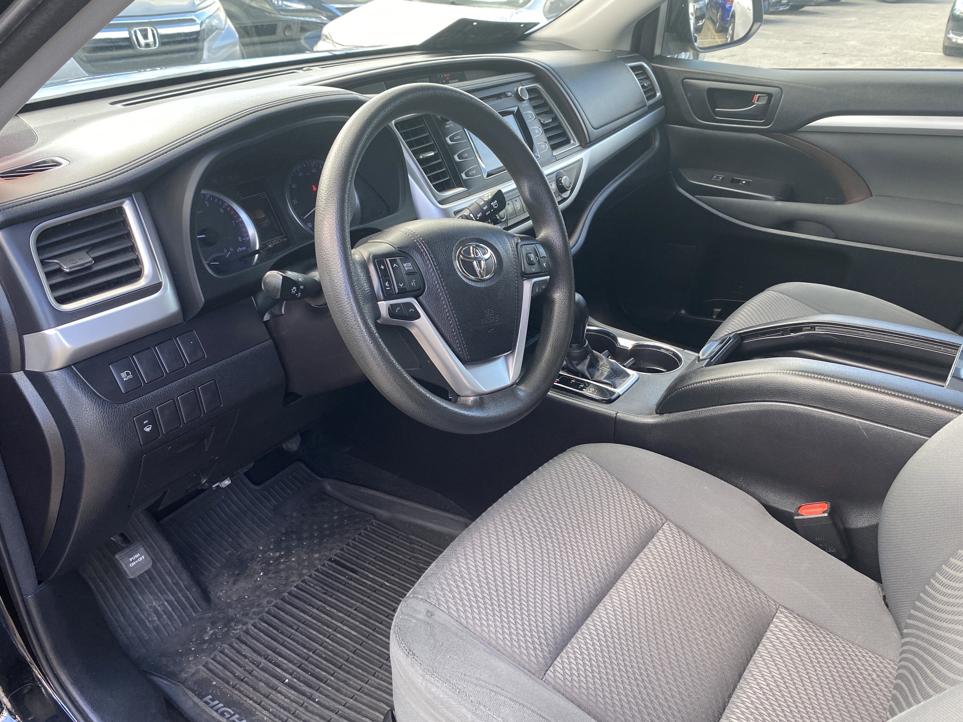 2018 Toyota Highlander LE