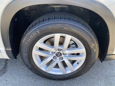 2016 Toyota Highlander FWD 4DR I4 LE