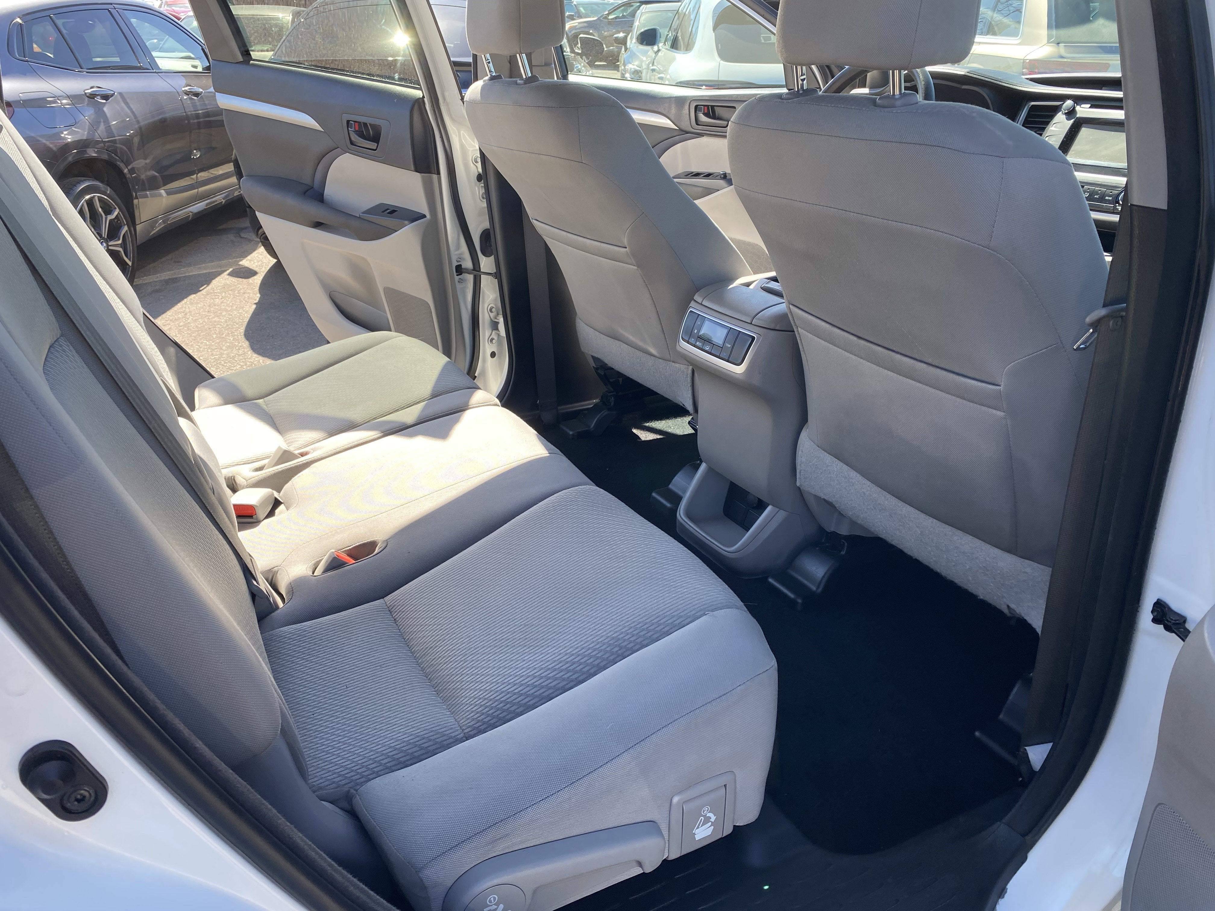 2016 Toyota Highlander FWD 4DR I4 LE
