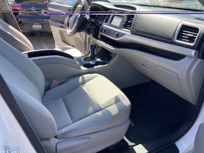2016 Toyota Highlander FWD 4DR I4 LE