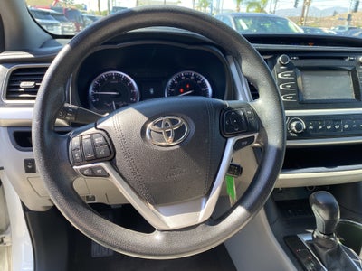 2016 Toyota Highlander FWD 4DR I4 LE
