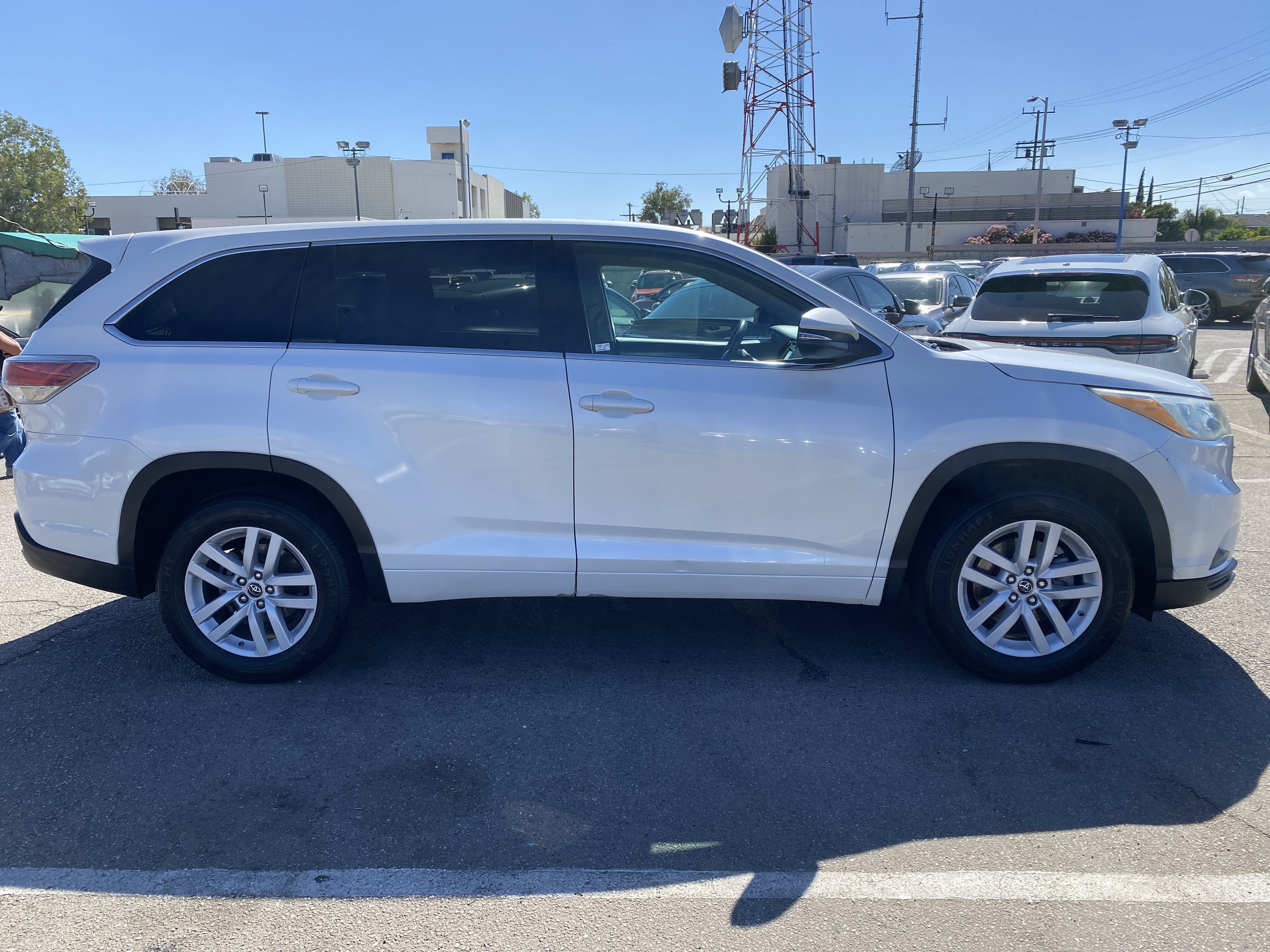 2016 Toyota Highlander FWD 4DR I4 LE