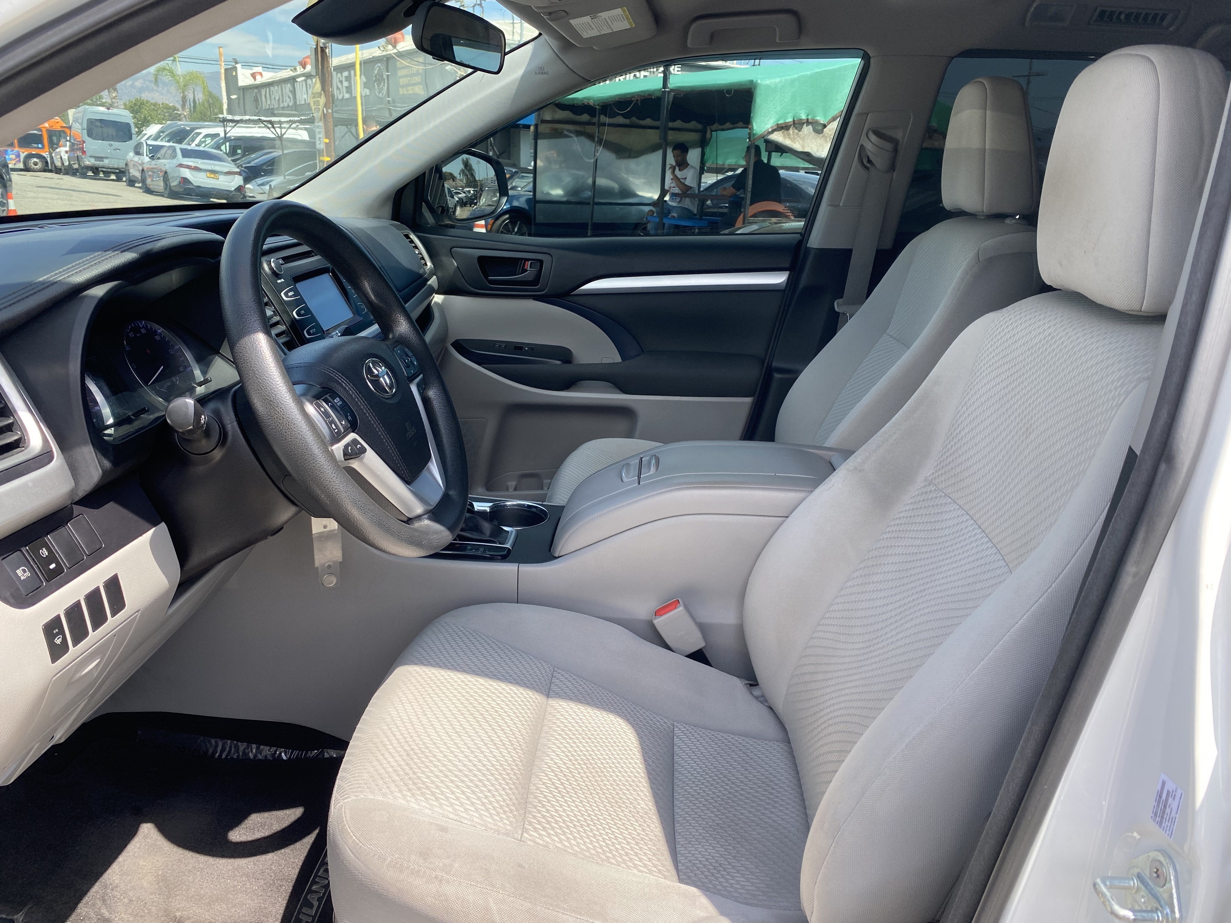 2018 Toyota Highlander LE I4 FWD