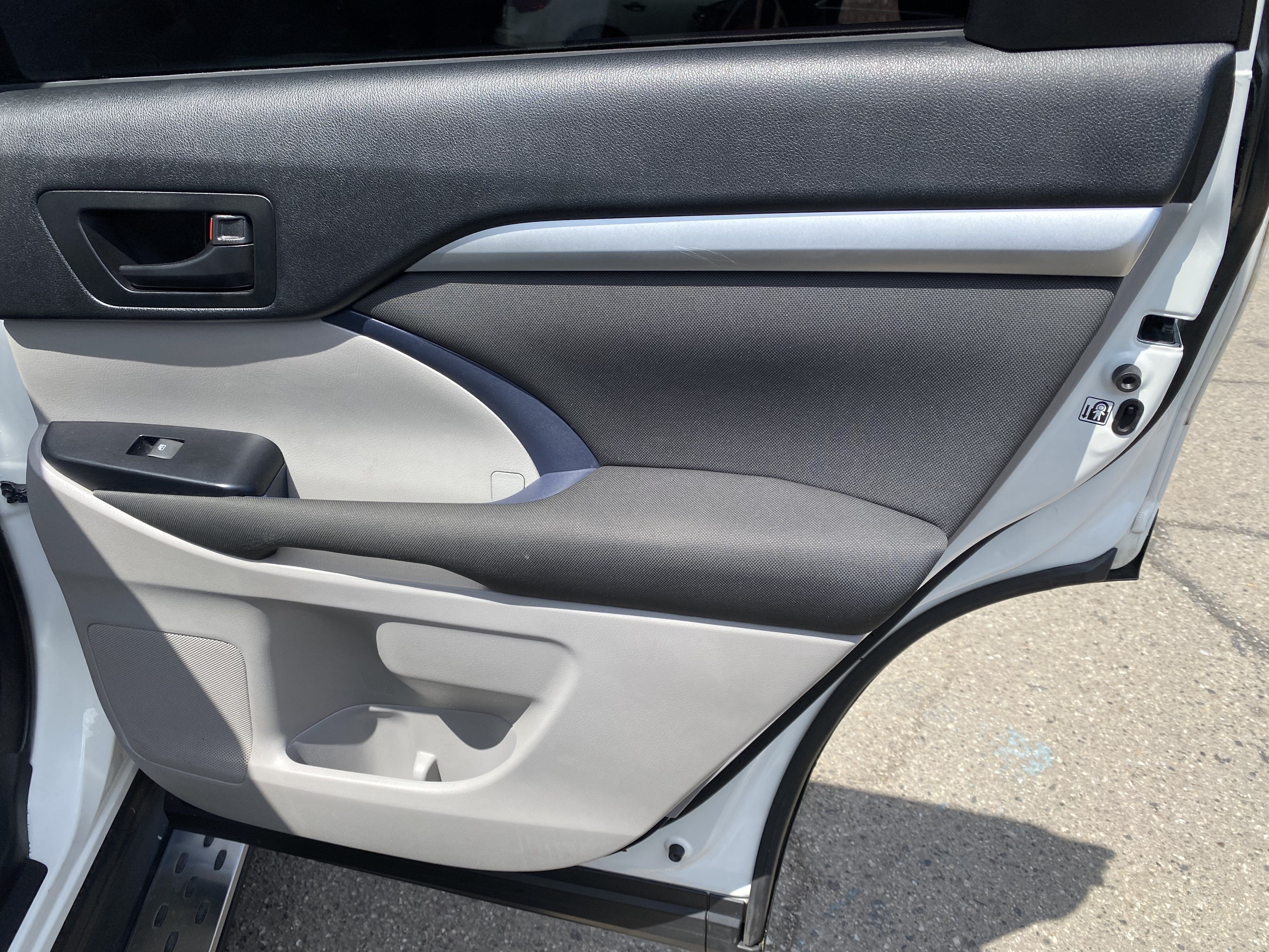 2018 Toyota Highlander LE I4 FWD