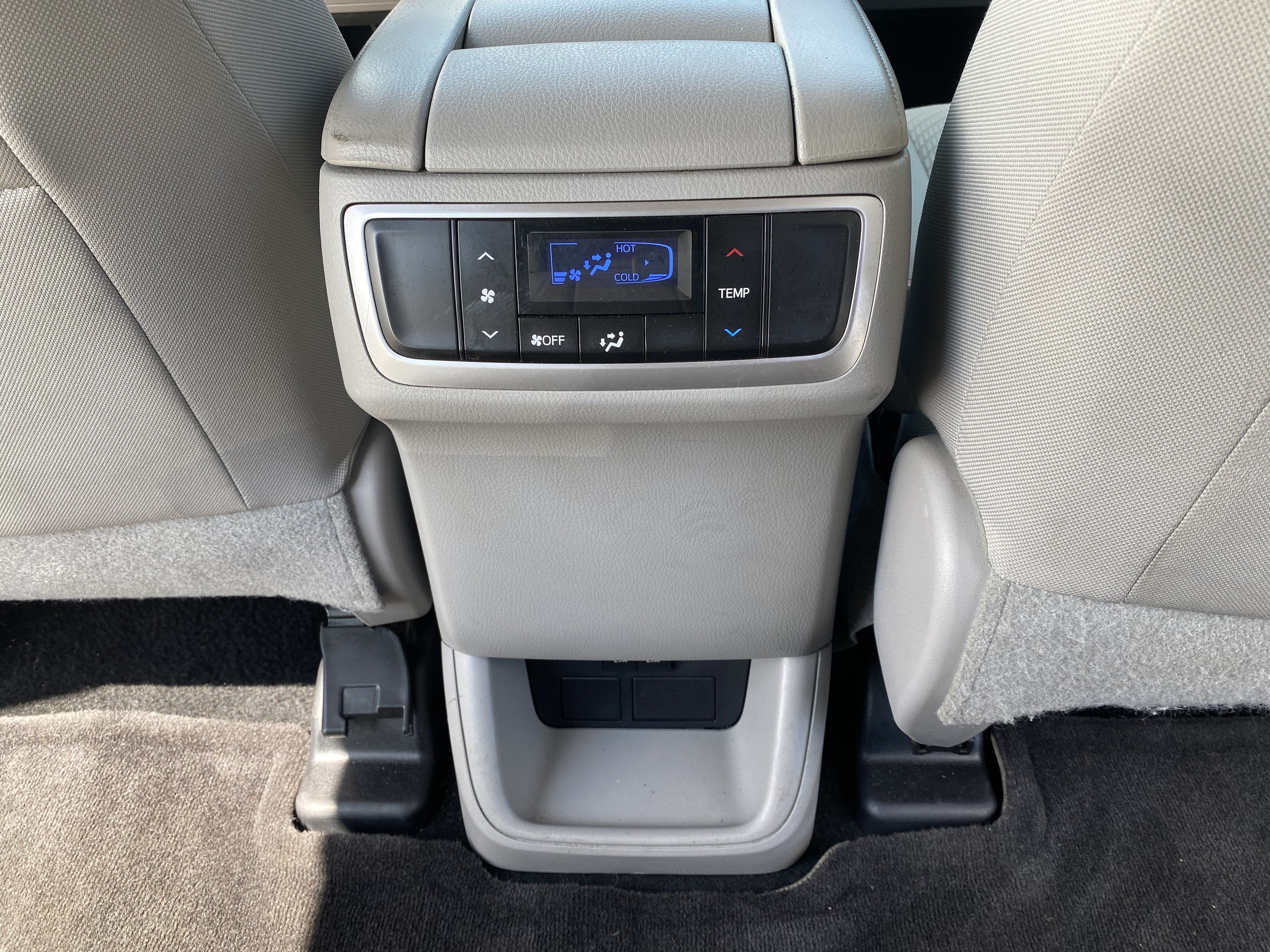 2018 Toyota Highlander LE I4 FWD