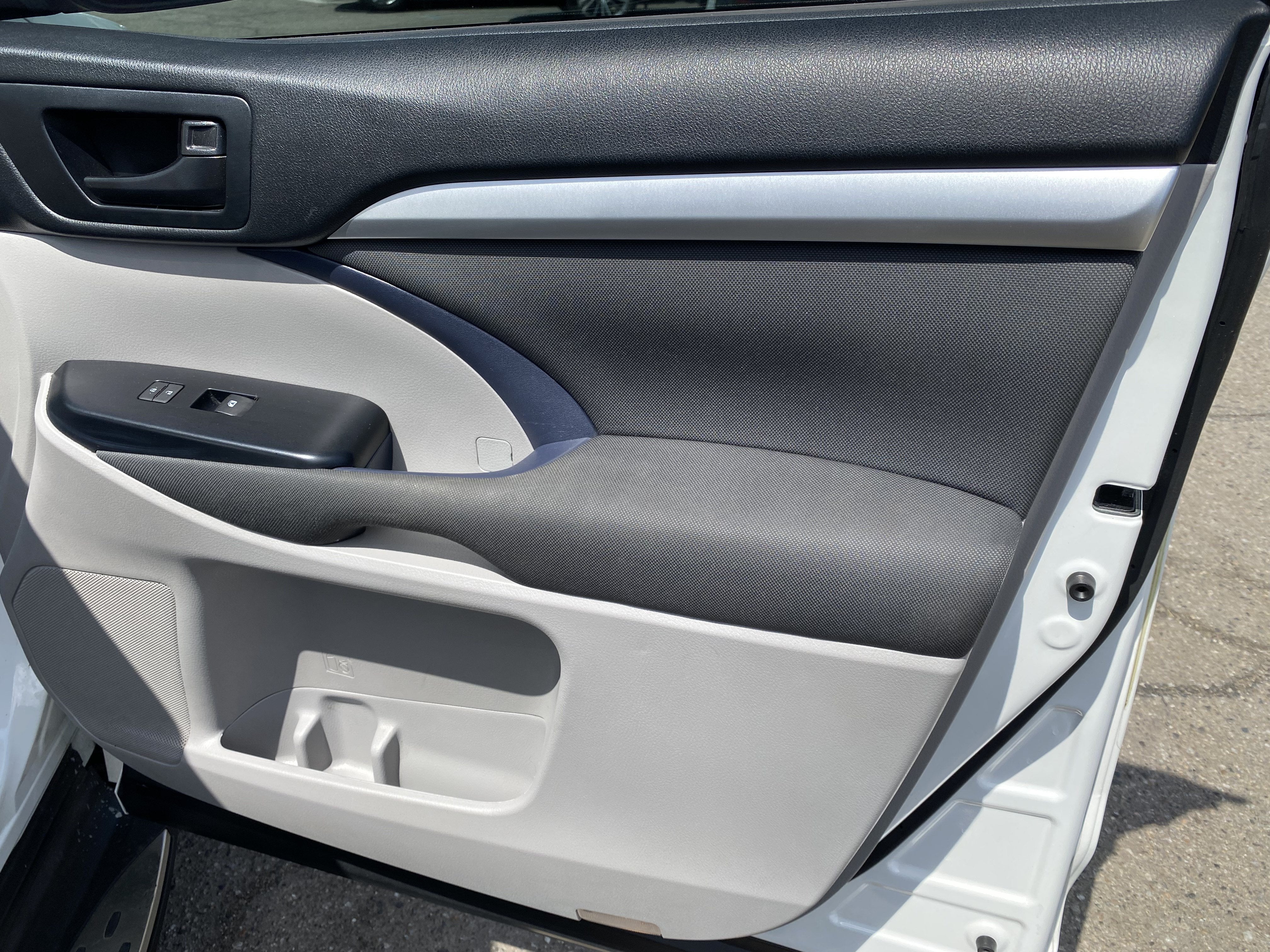 2018 Toyota Highlander LE I4 FWD