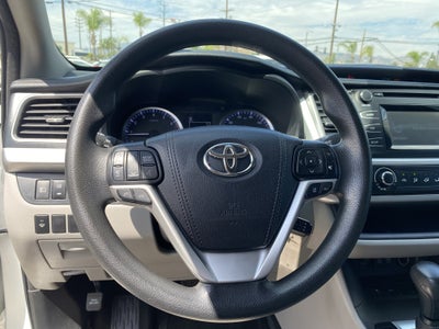 2018 Toyota Highlander LE I4 FWD