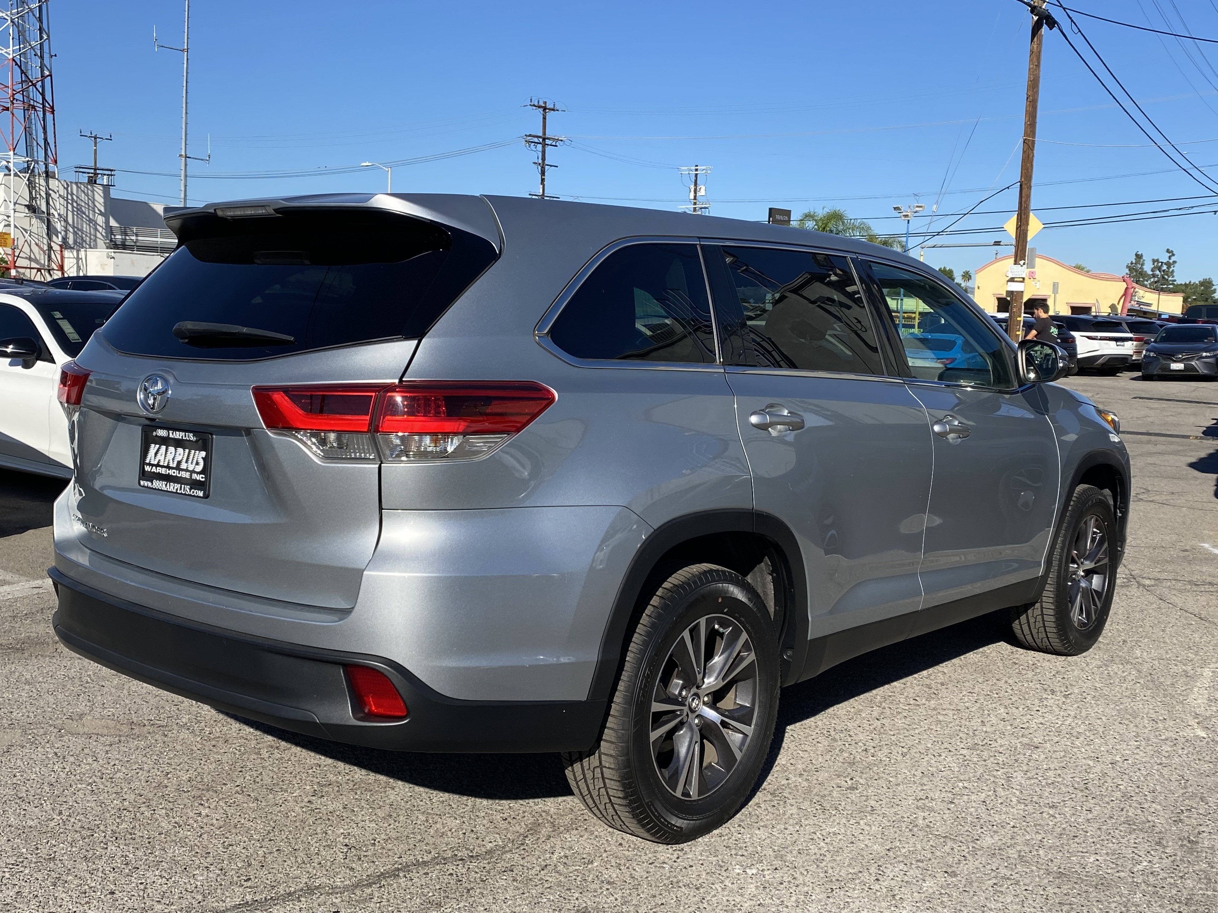 2019 Toyota Highlander LE I4 FWD