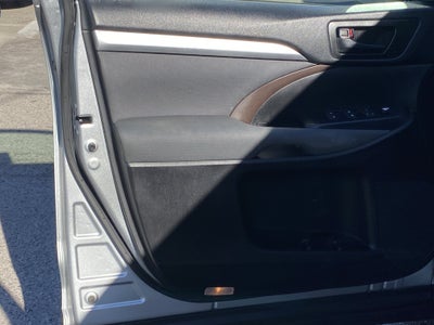 2019 Toyota Highlander LE I4 FWD