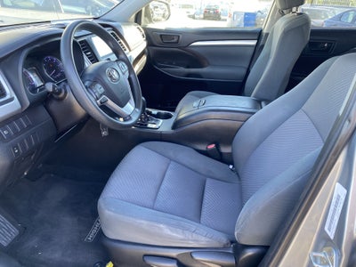 2019 Toyota Highlander LE I4 FWD