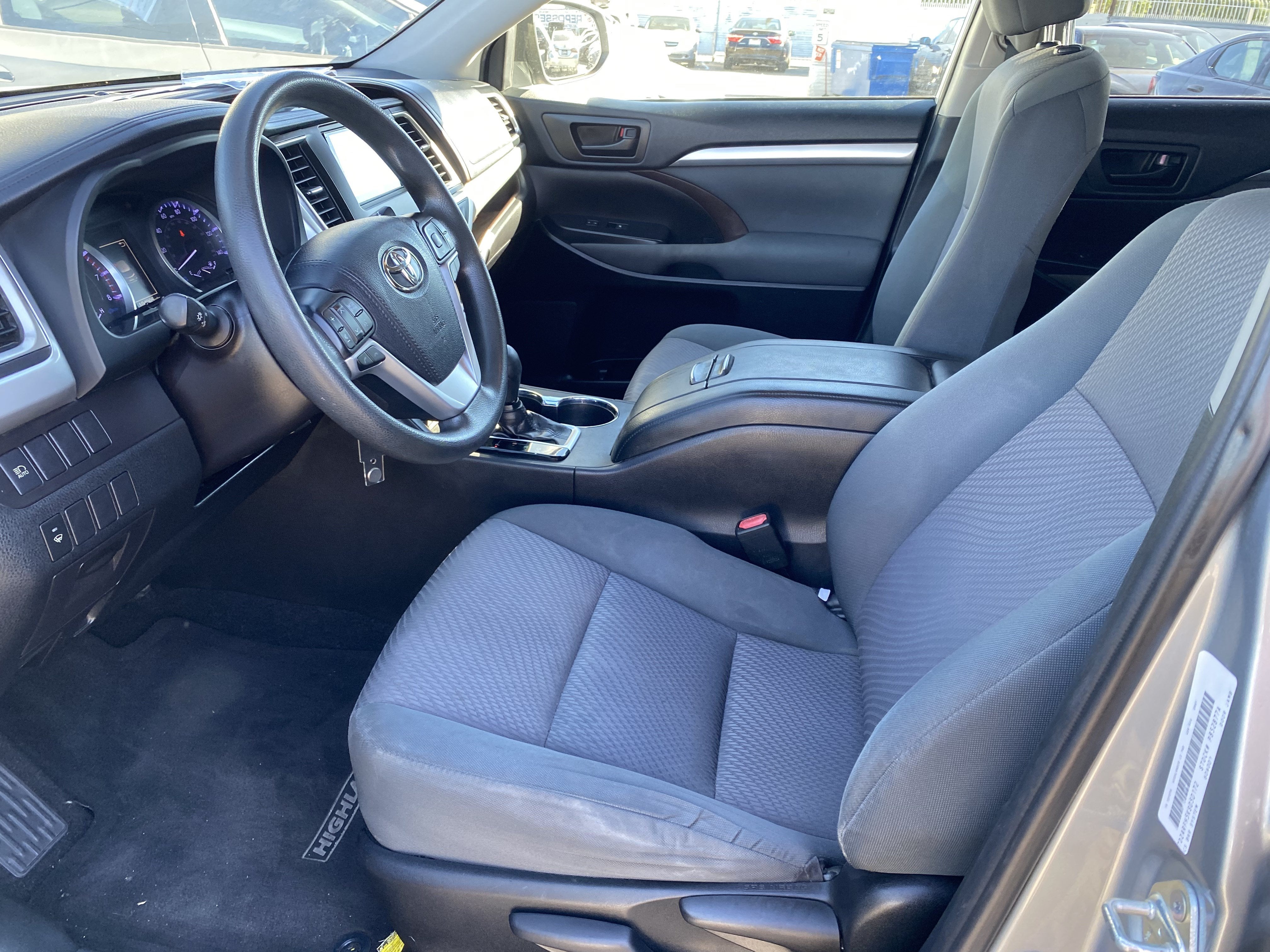 2019 Toyota Highlander LE I4 FWD