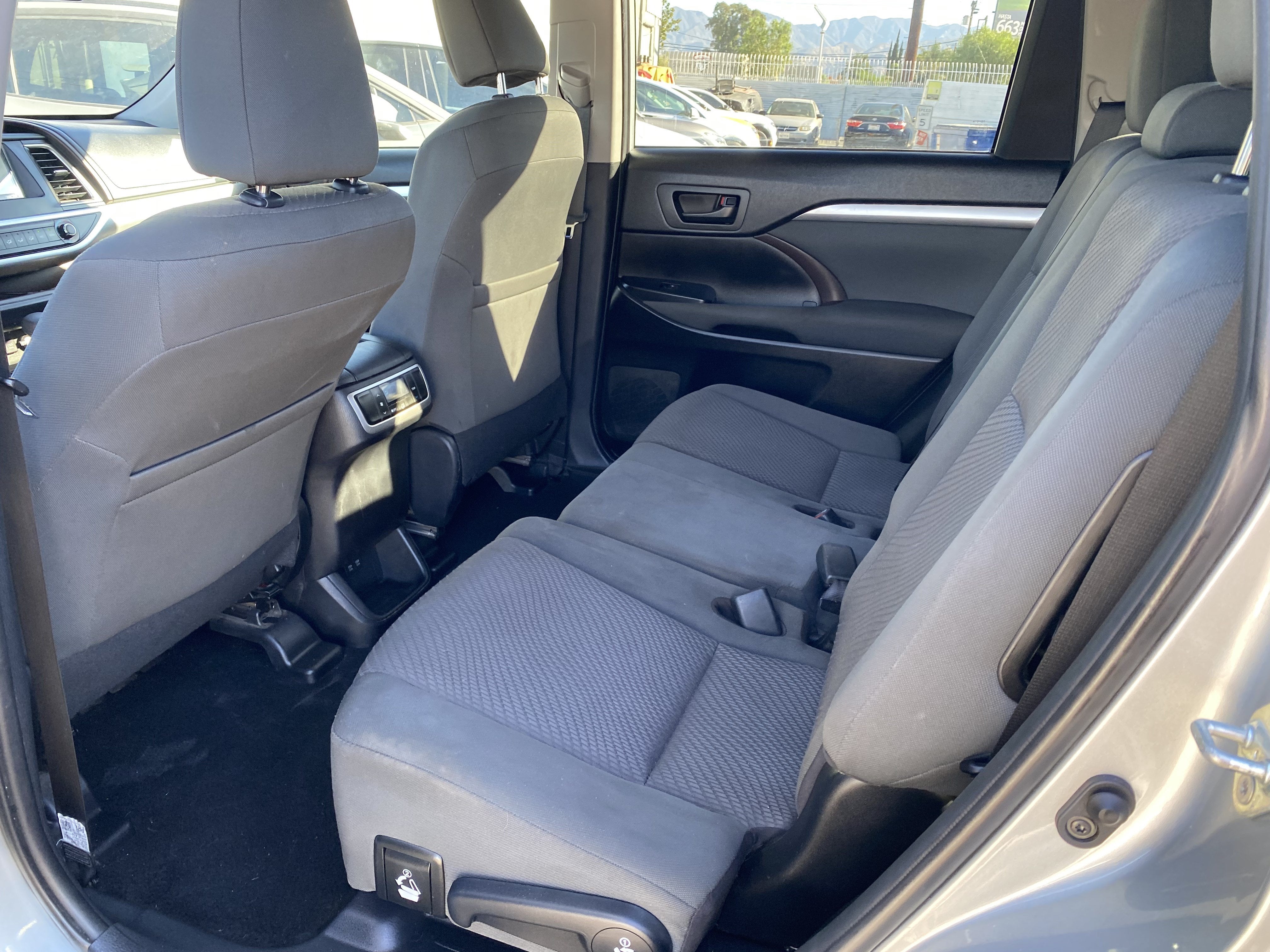 2019 Toyota Highlander LE I4 FWD