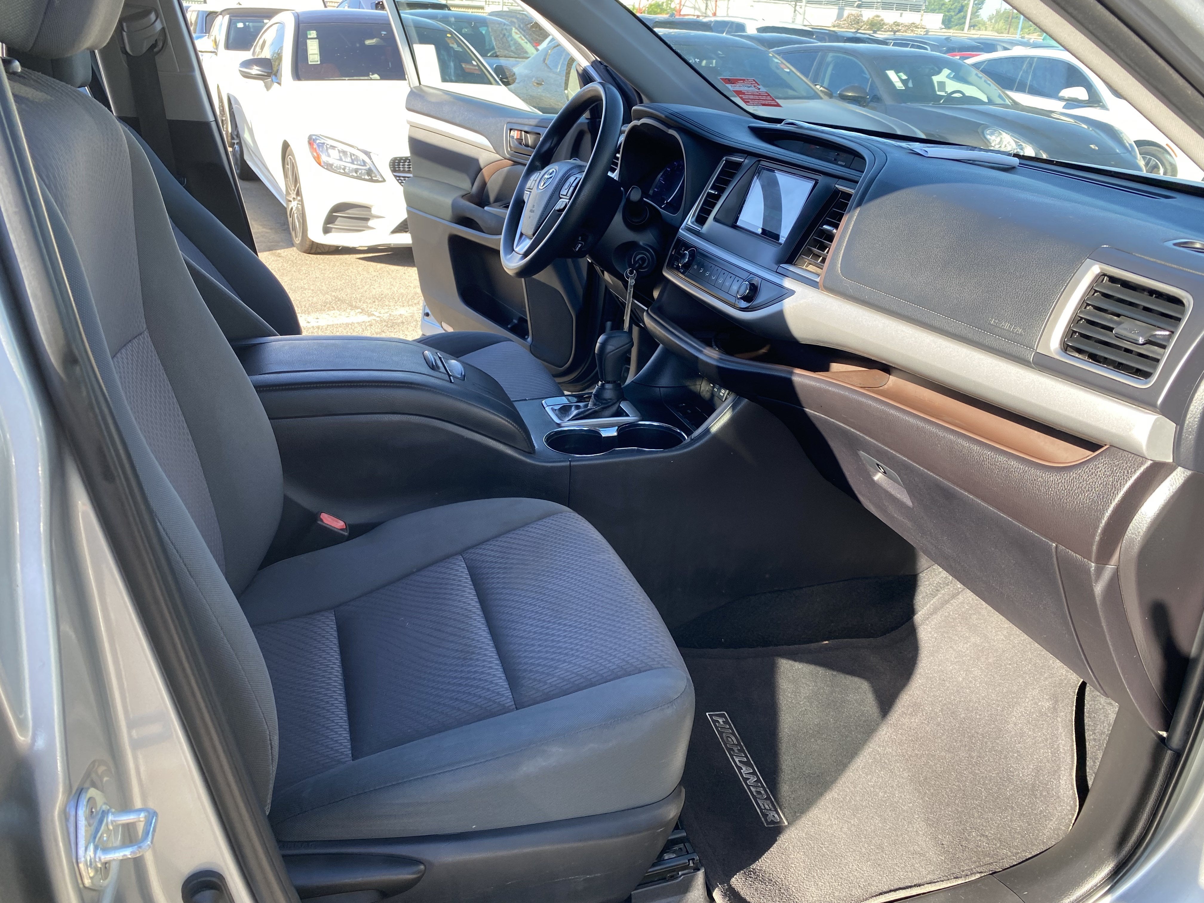 2019 Toyota Highlander LE I4 FWD