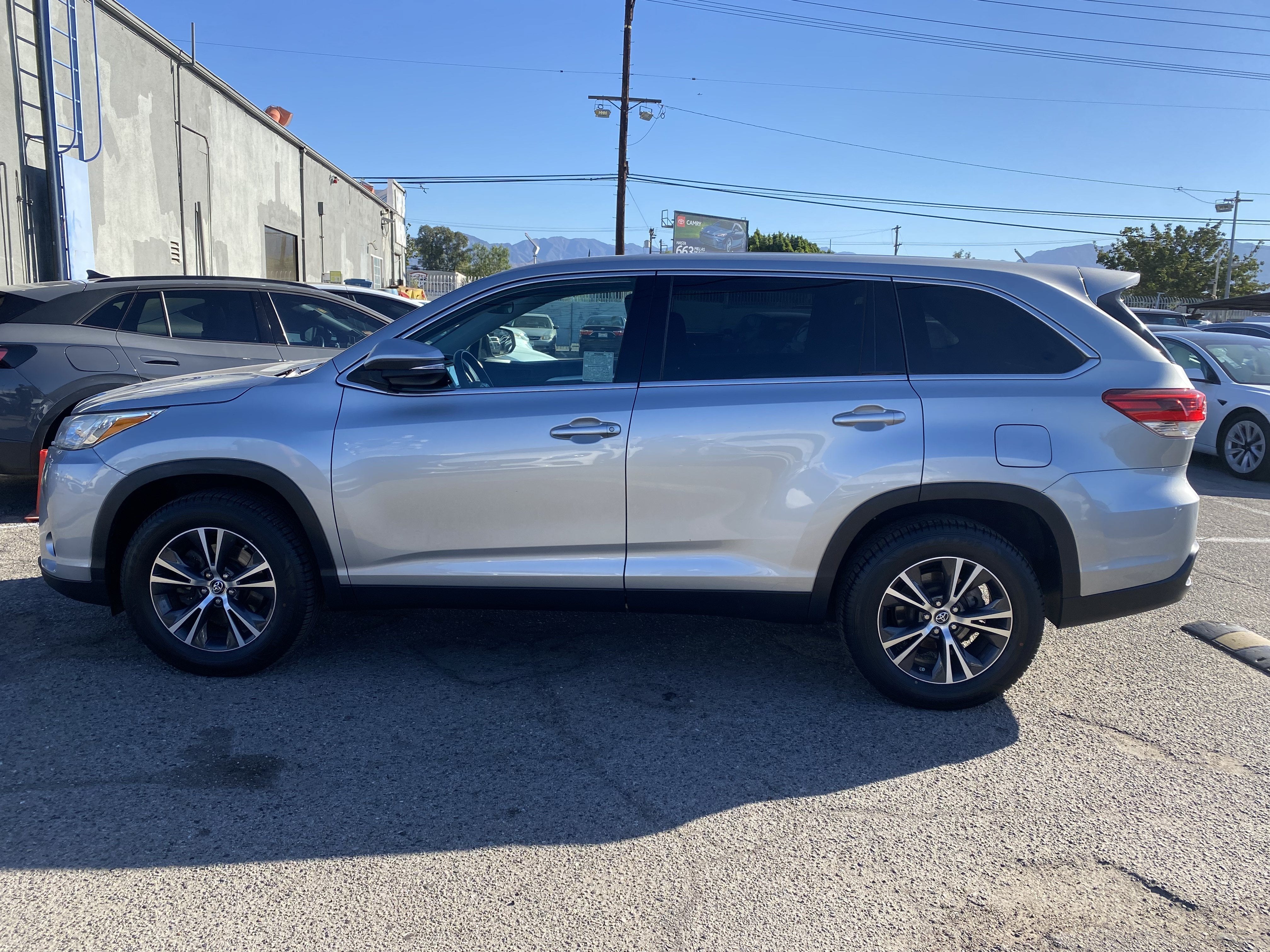 2019 Toyota Highlander LE I4 FWD