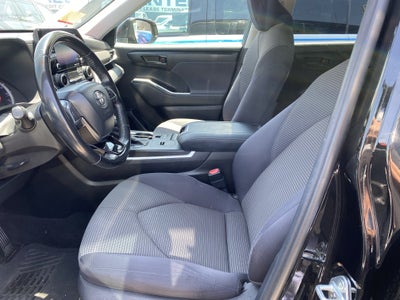 2021 Toyota Highlander LE