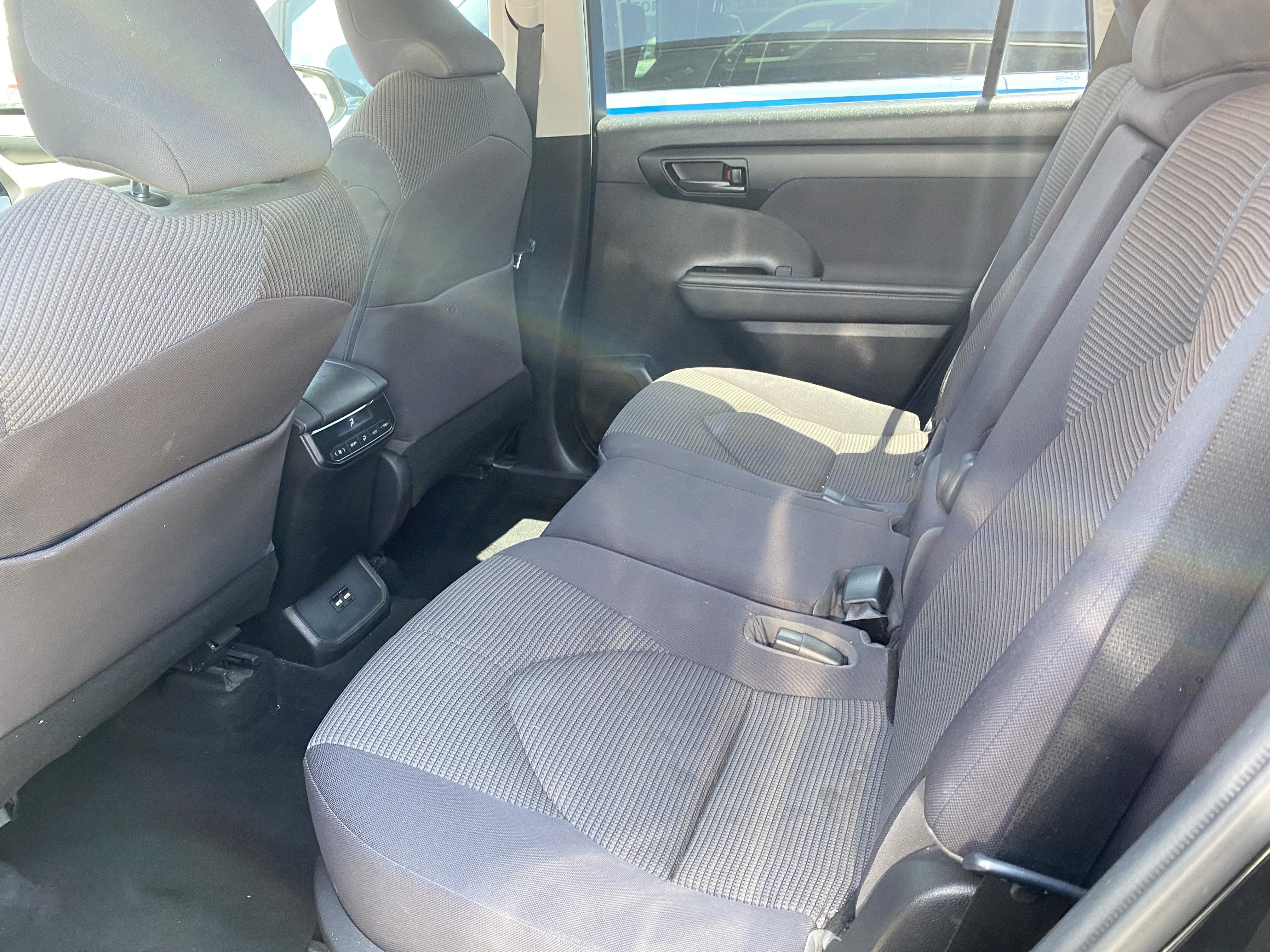 2021 Toyota Highlander LE