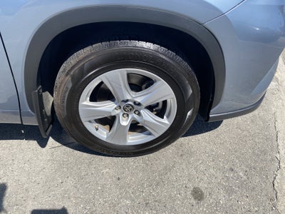 2022 Toyota Highlander LE