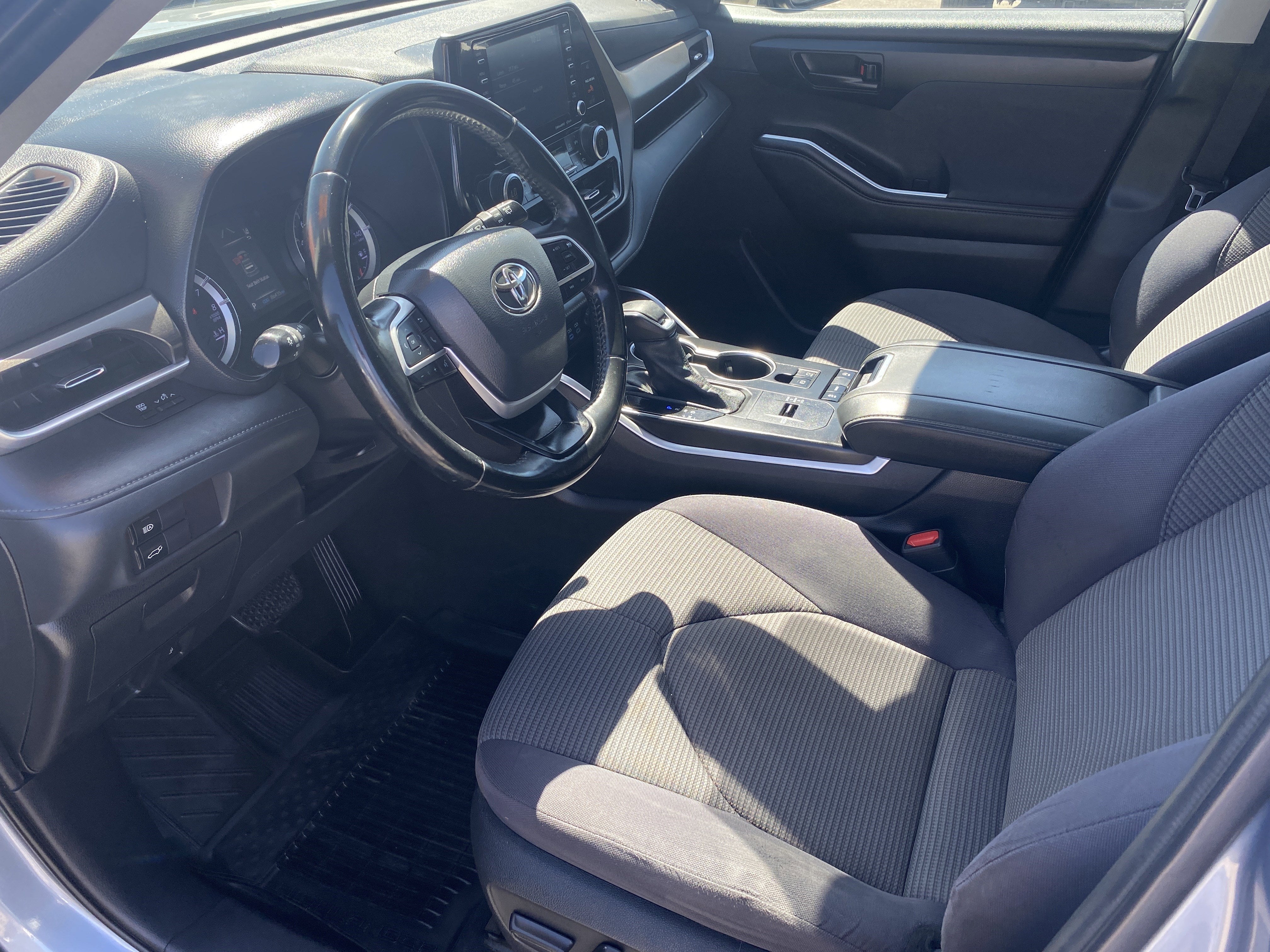 2022 Toyota Highlander LE