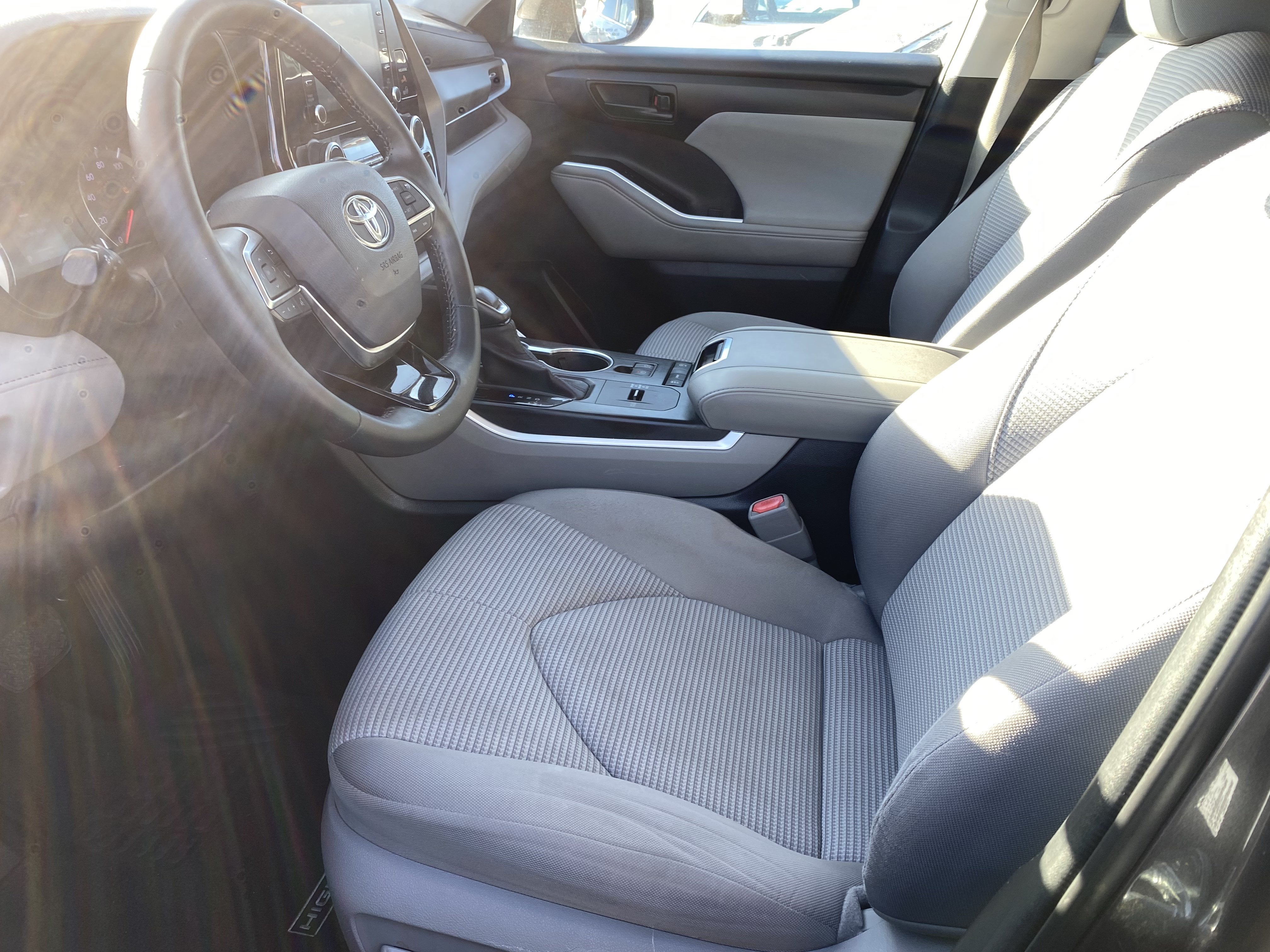 2020 Toyota Highlander LE
