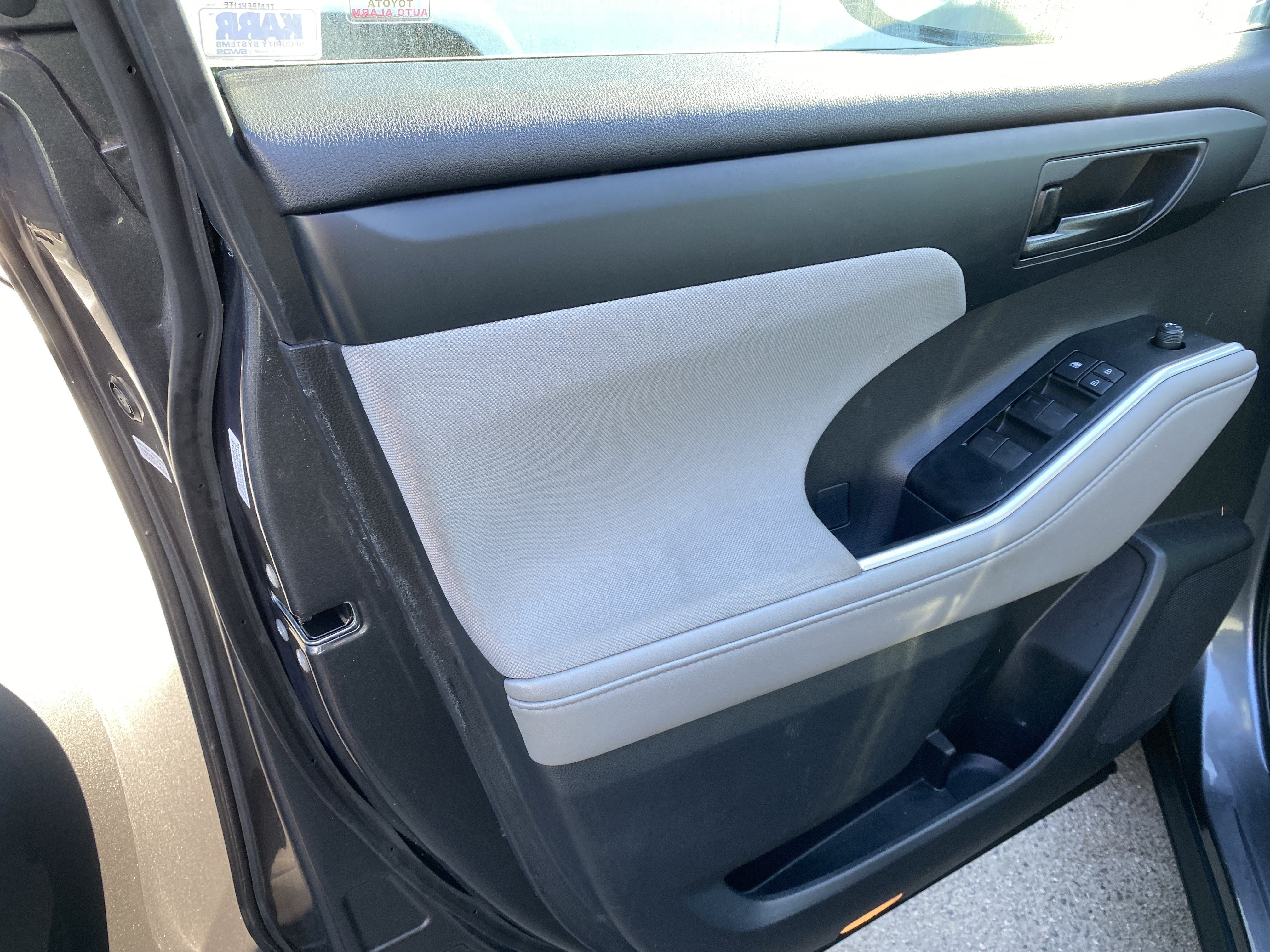2020 Toyota Highlander LE