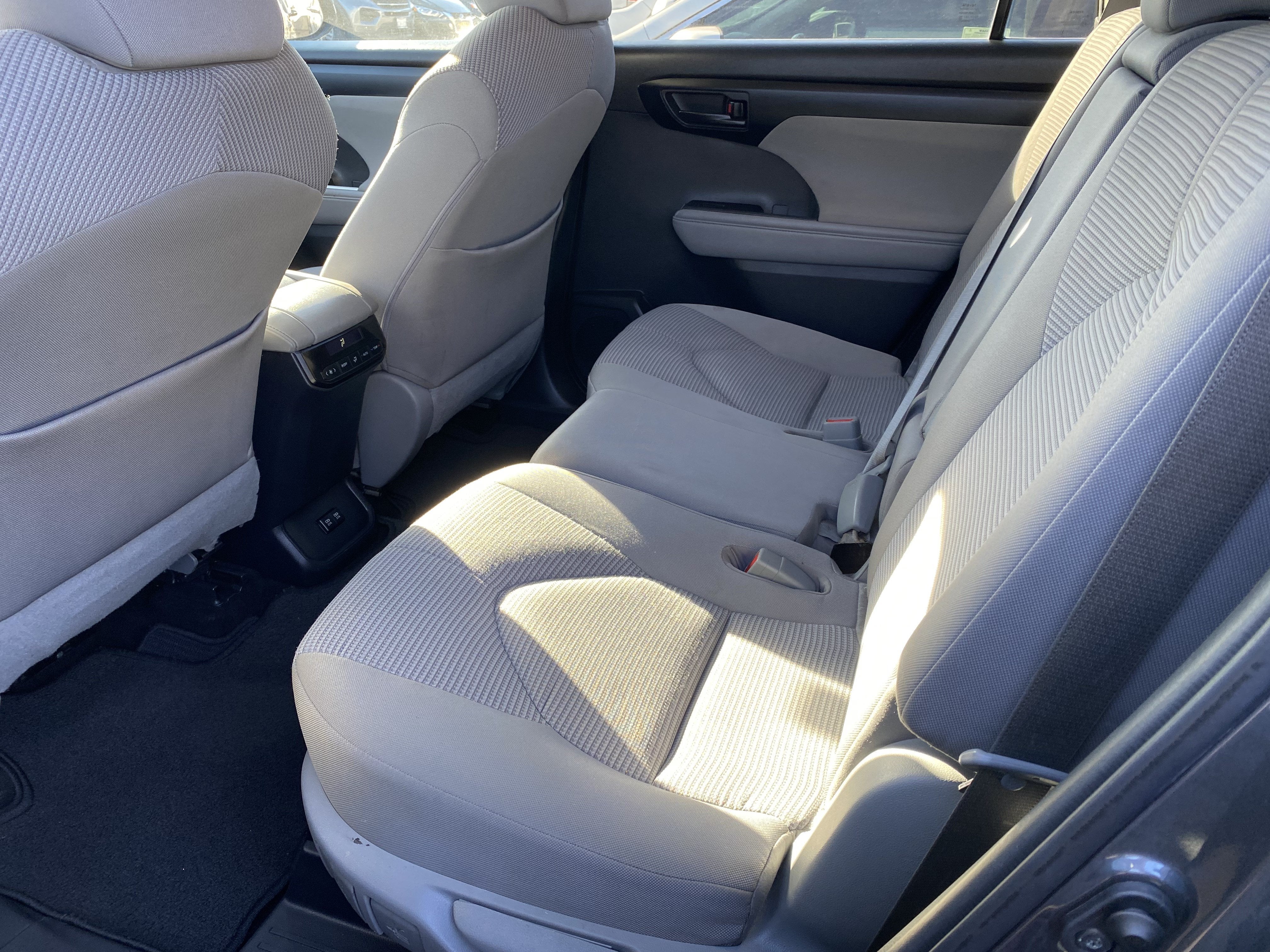2020 Toyota Highlander LE