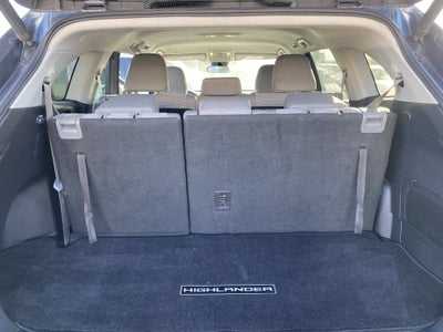 2020 Toyota Highlander LE