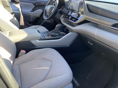 2020 Toyota Highlander LE