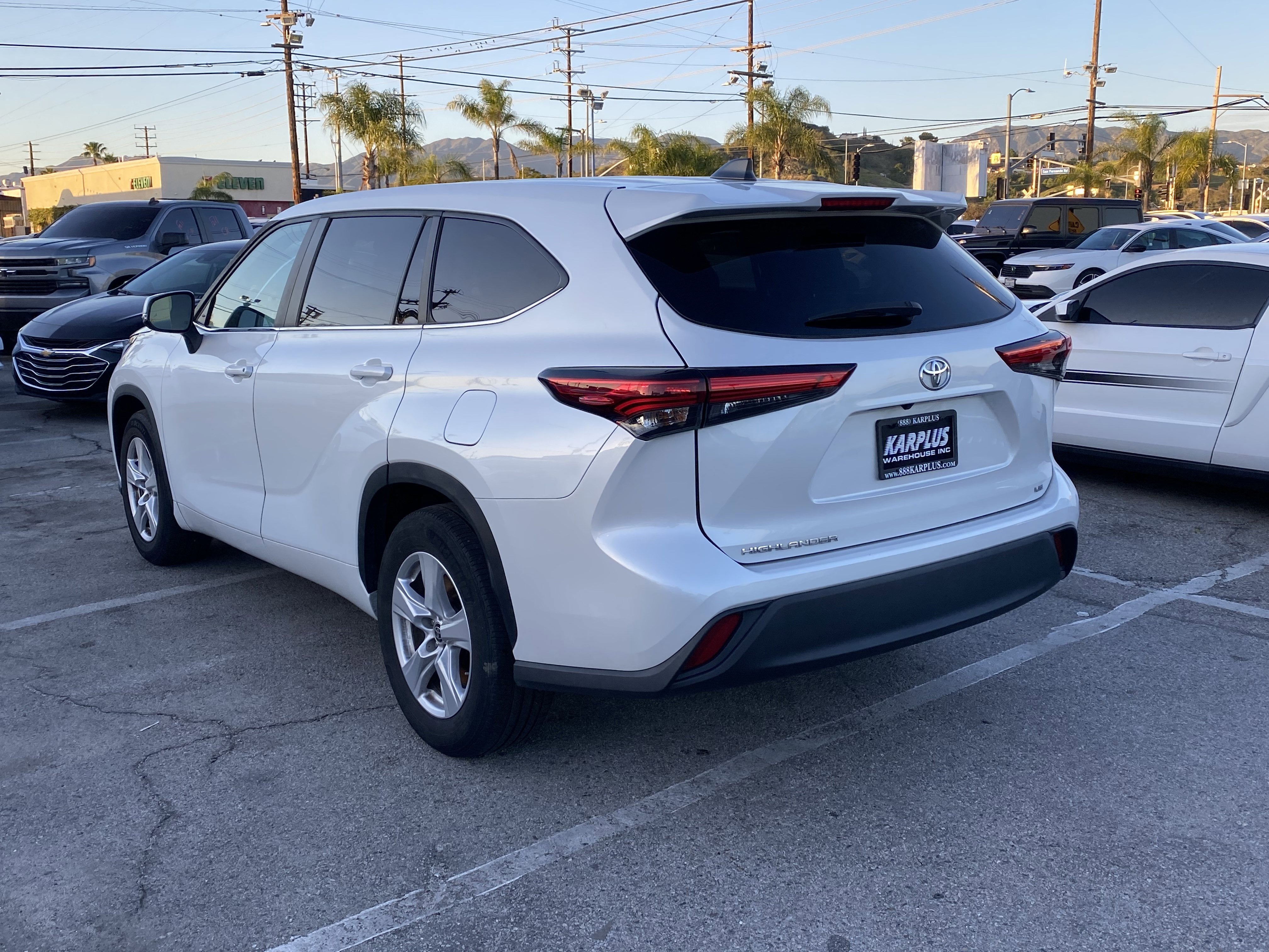 2022 Toyota Highlander LE