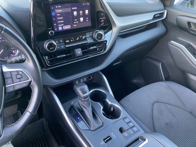 2022 Toyota Highlander LE