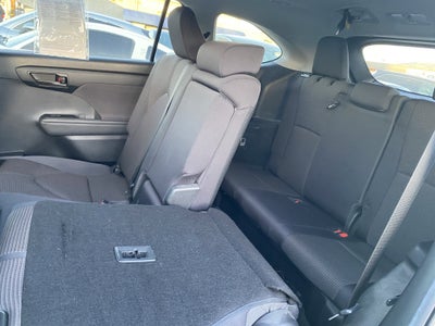 2022 Toyota Highlander LE