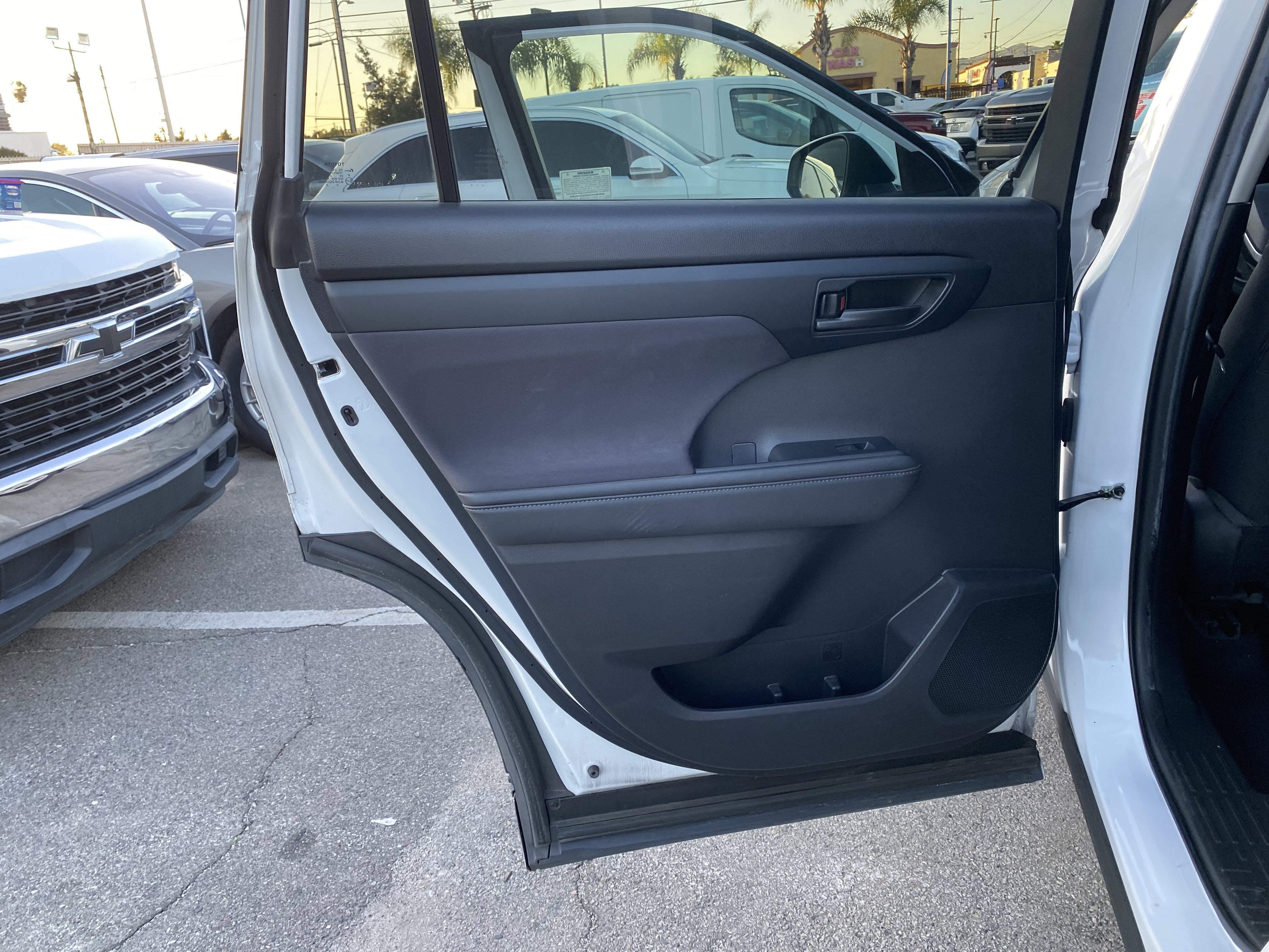 2022 Toyota Highlander LE