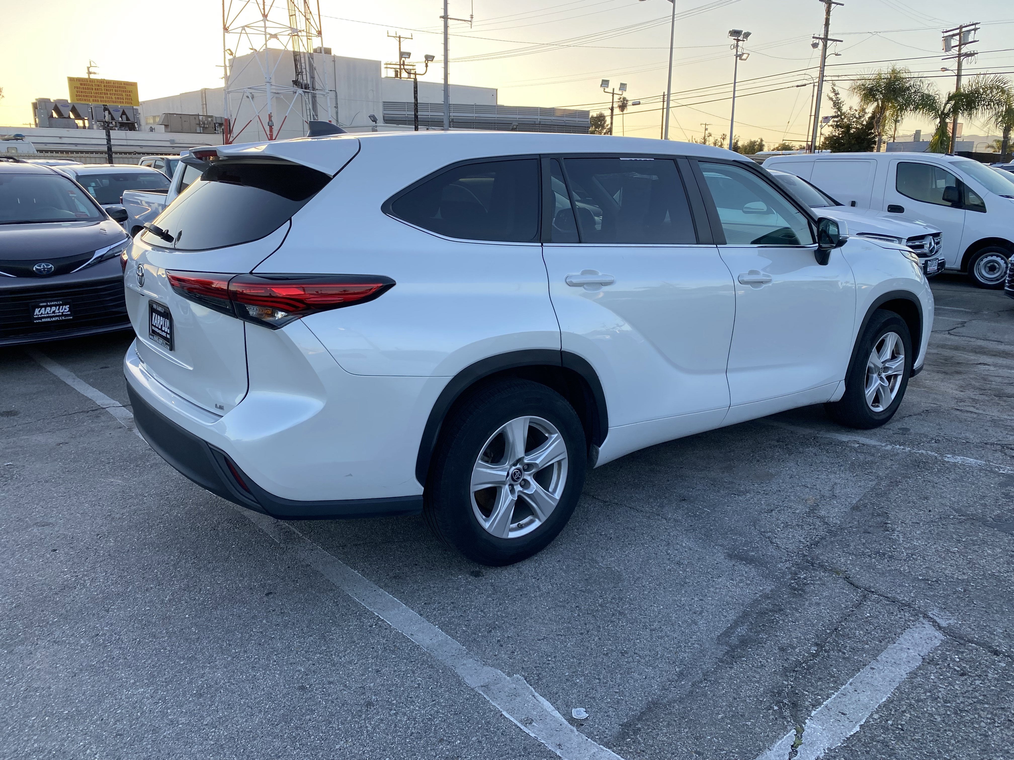 2022 Toyota Highlander LE