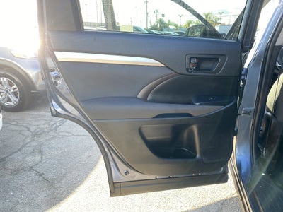 2019 Toyota Highlander LE