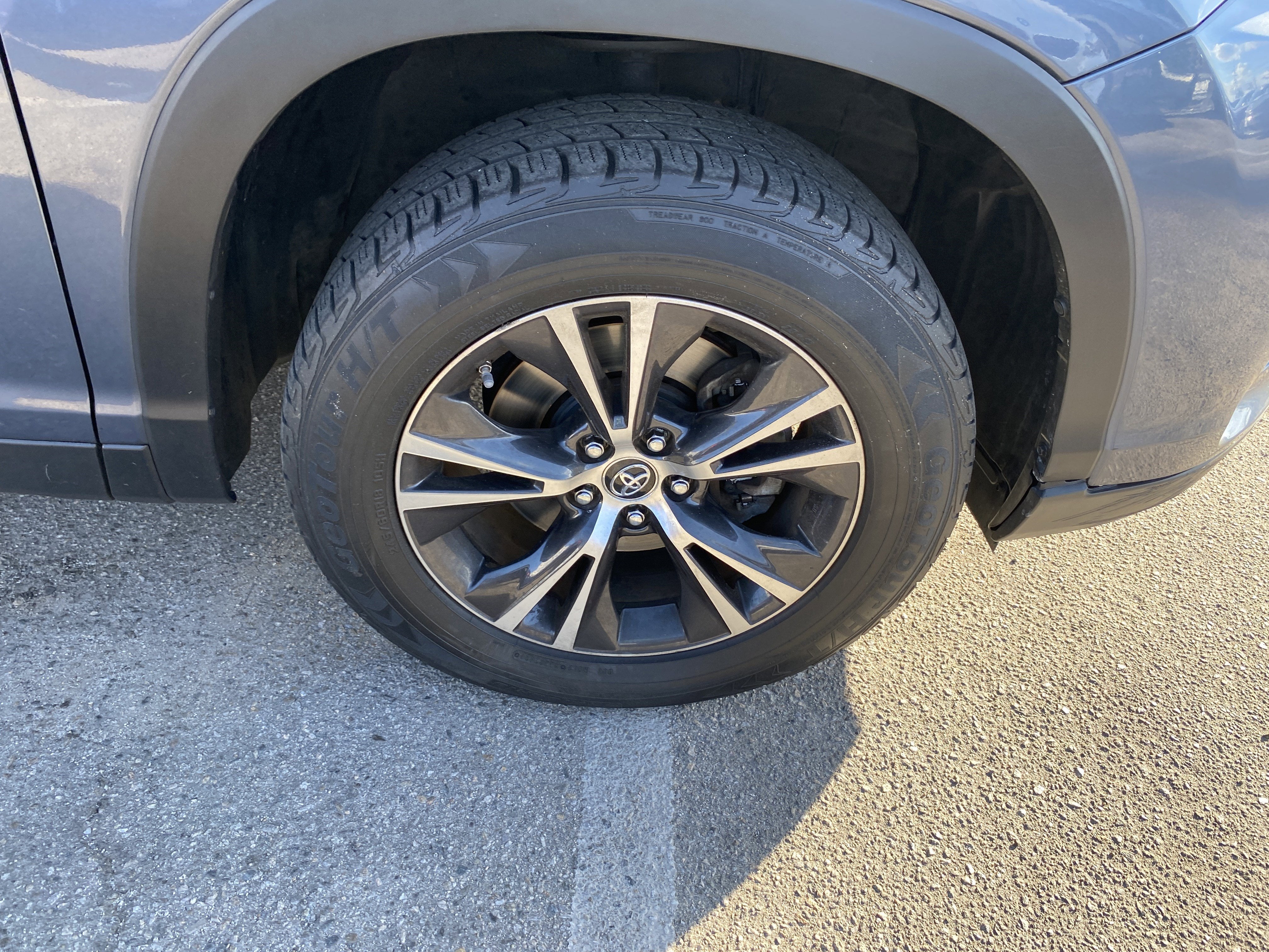 2019 Toyota Highlander LE