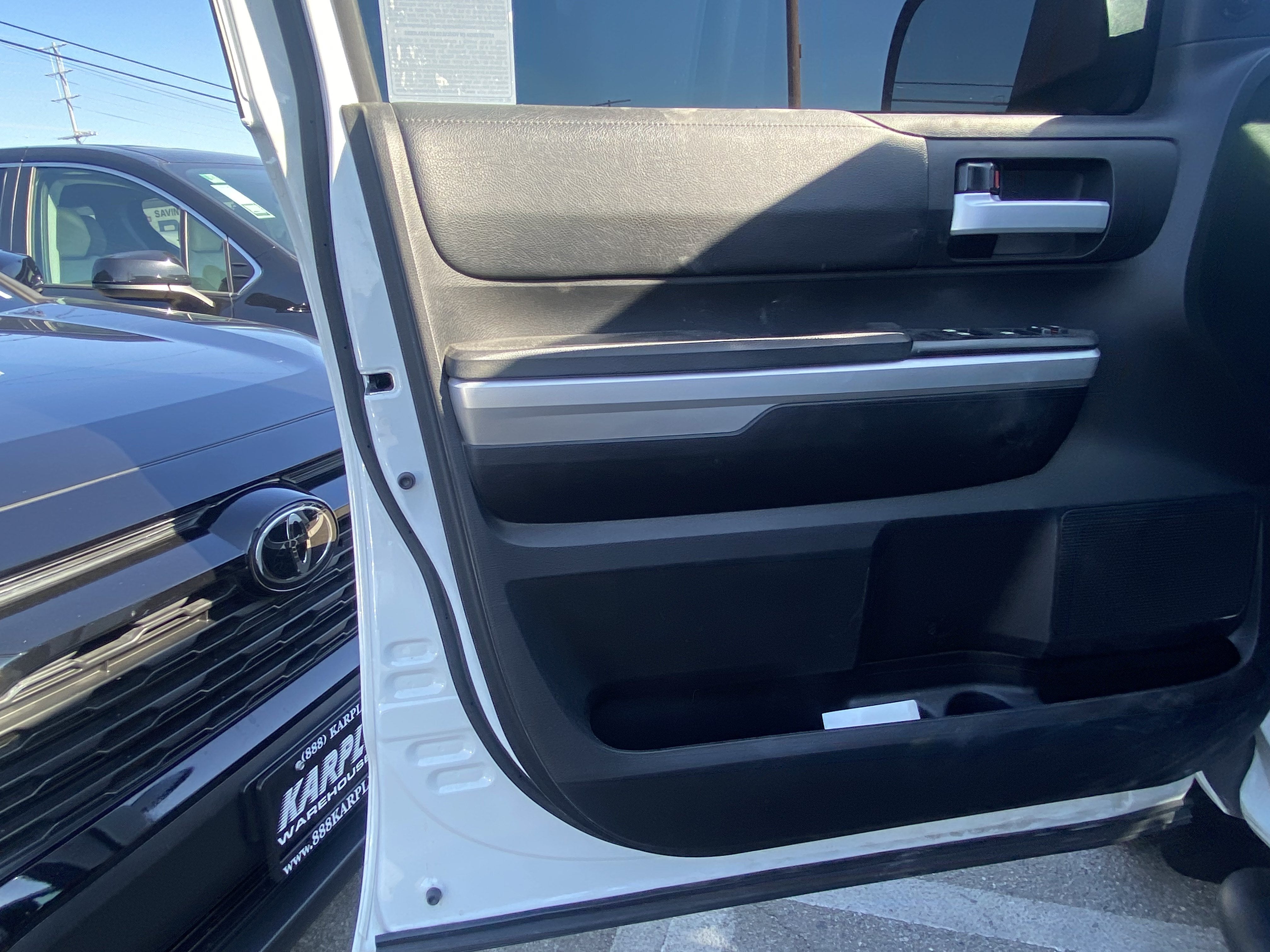 2017 Toyota Tundra 2WD SR5 CREWMAX 5.5' BED 4.6L