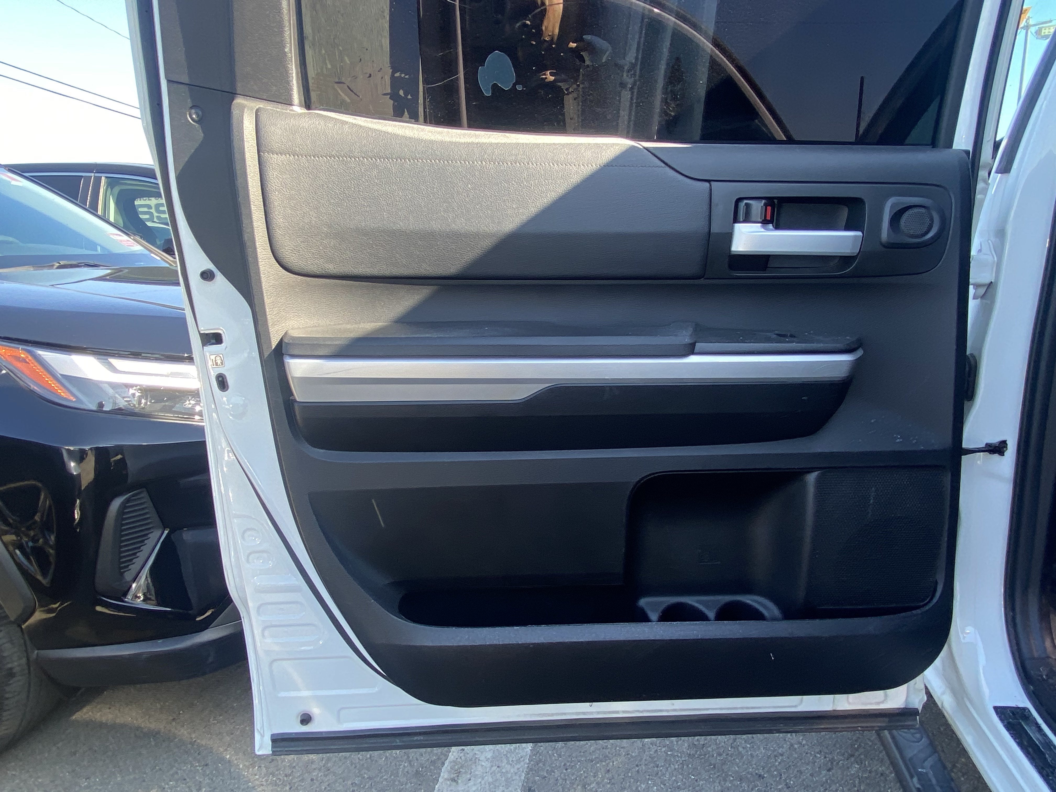 2017 Toyota Tundra 2WD SR5 CREWMAX 5.5' BED 4.6L