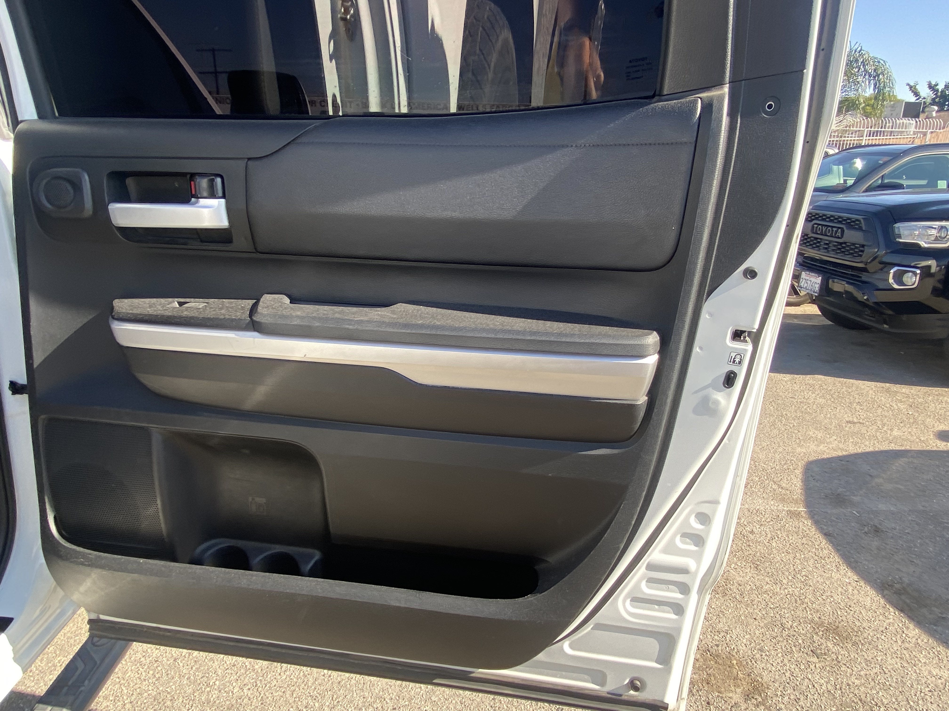 2017 Toyota Tundra 2WD SR5 CREWMAX 5.5' BED 4.6L