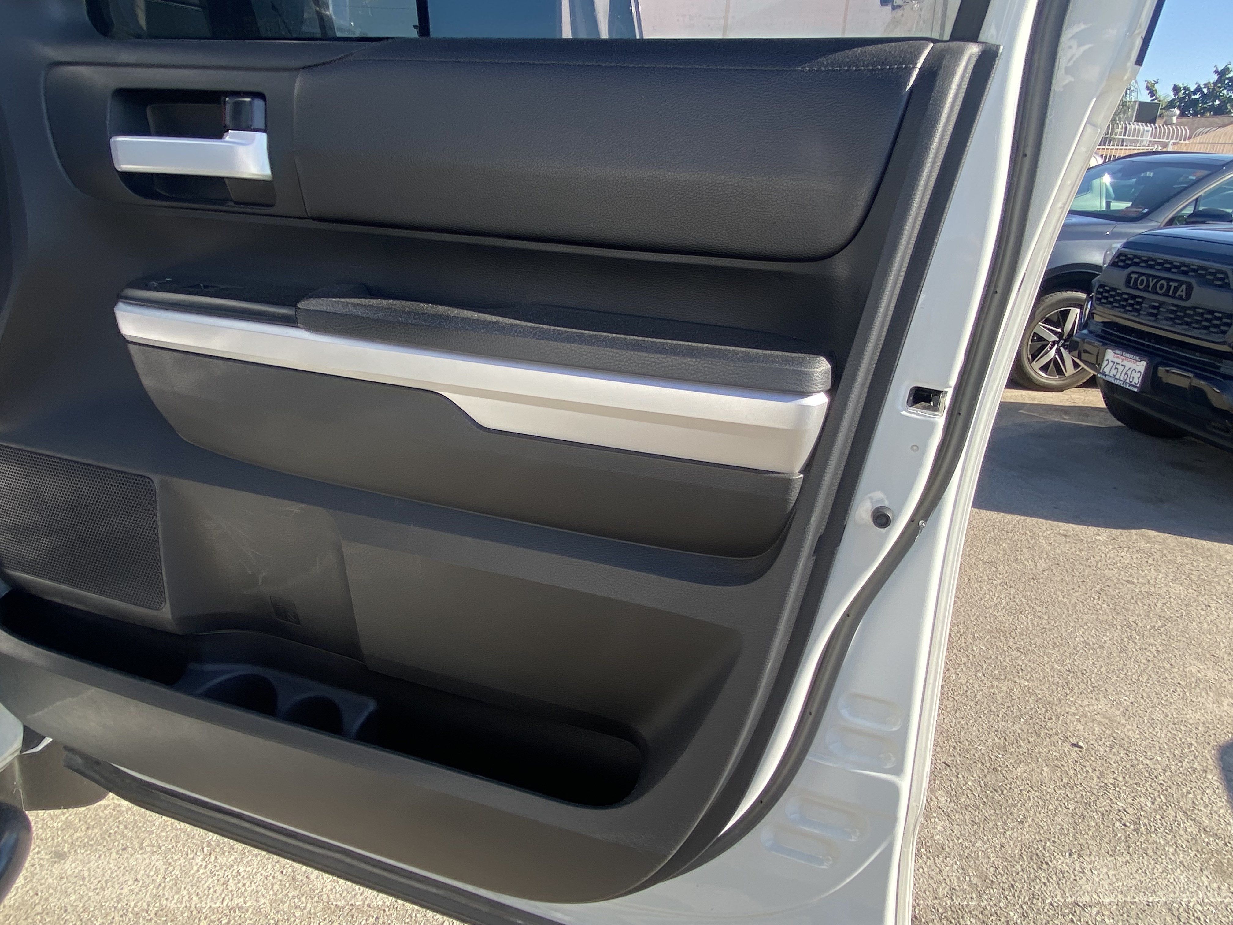 2017 Toyota Tundra 2WD SR5 CREWMAX 5.5' BED 4.6L