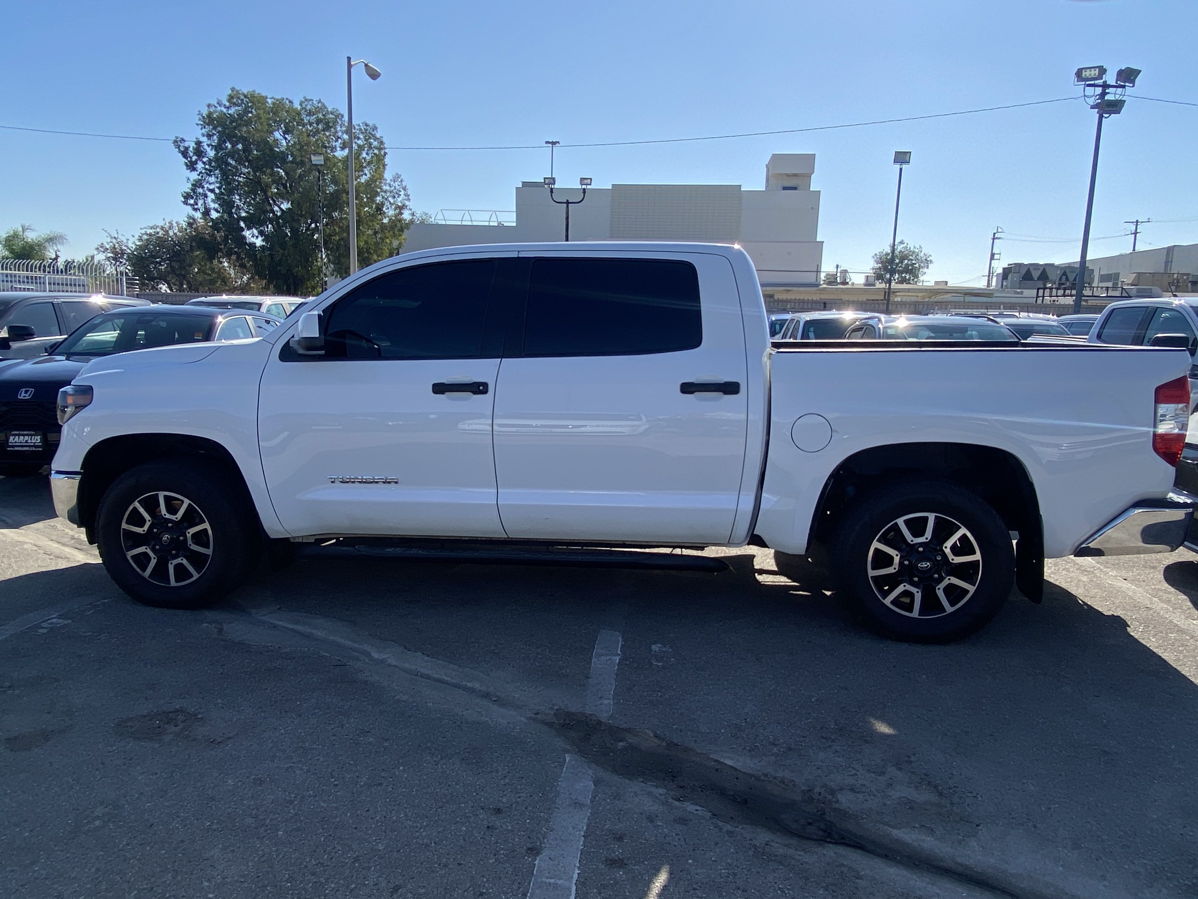 2017 Toyota Tundra 2WD SR5 CREWMAX 5.5' BED 4.6L