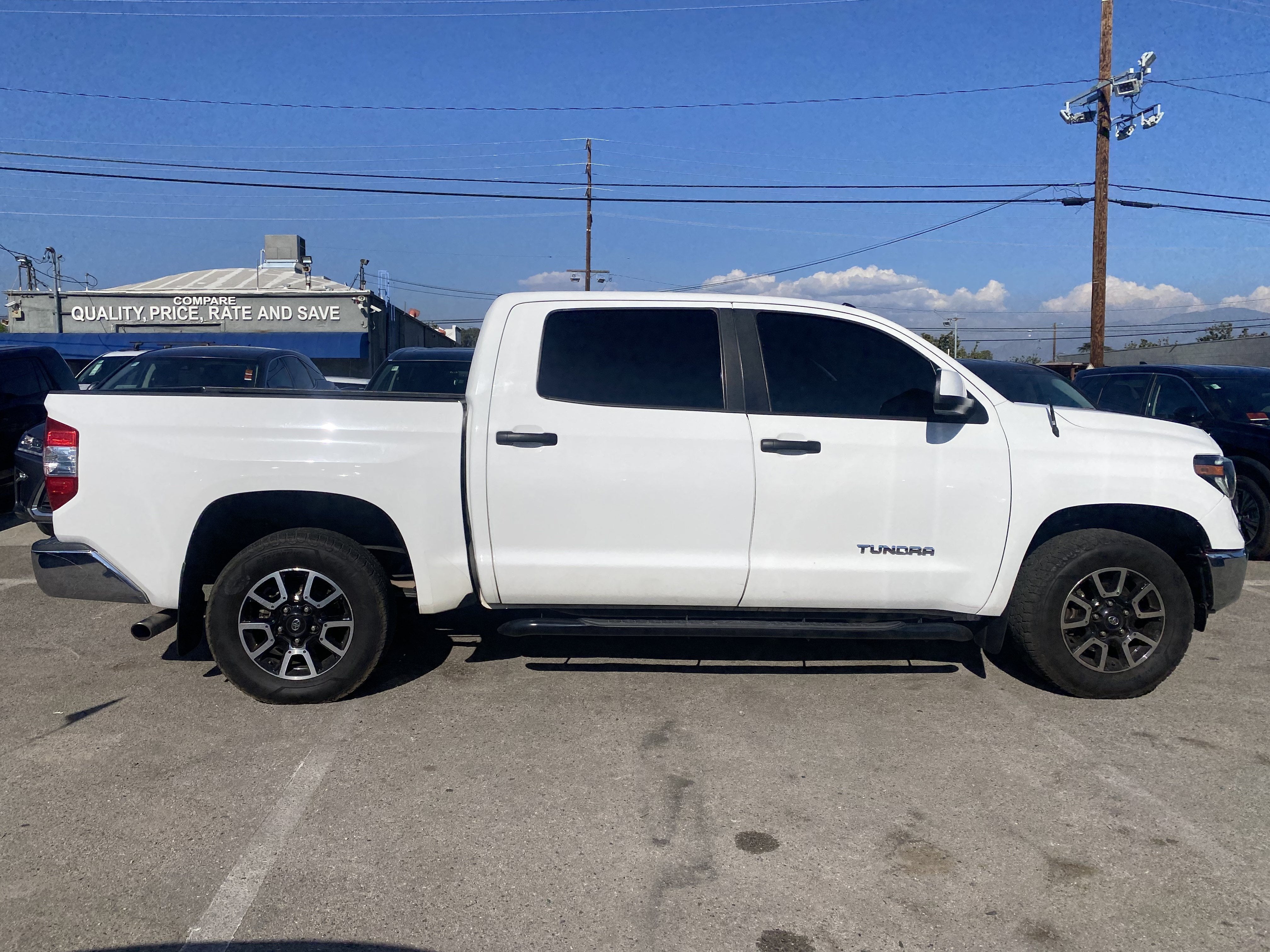 2017 Toyota Tundra 2WD SR5 CREWMAX 5.5' BED 4.6L