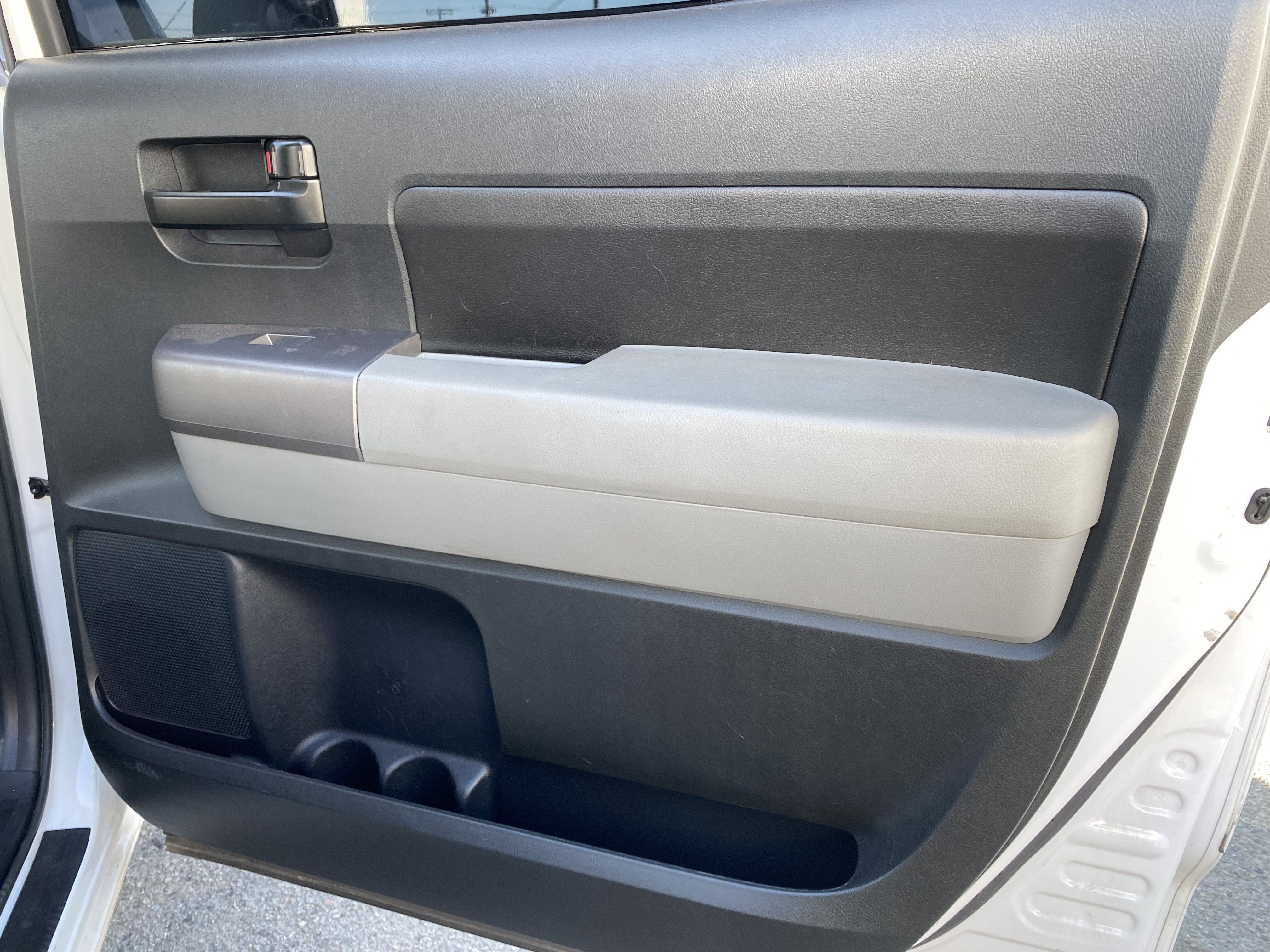 2013 Toyota Tundra 2WD Truck CrewMax 5.7L V8 6-Spd AT (Natl)