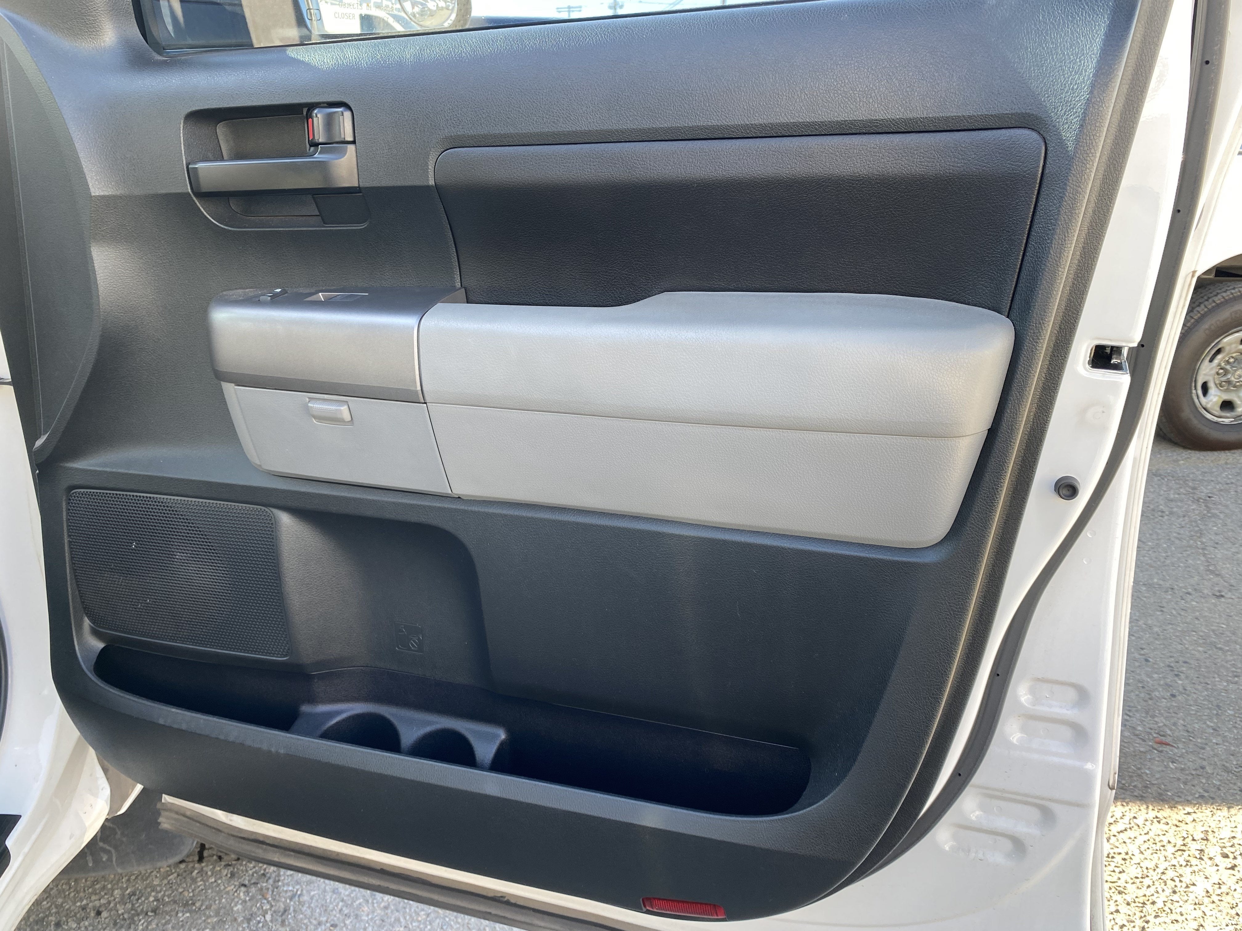 2013 Toyota Tundra 2WD Truck CrewMax 5.7L V8 6-Spd AT (Natl)
