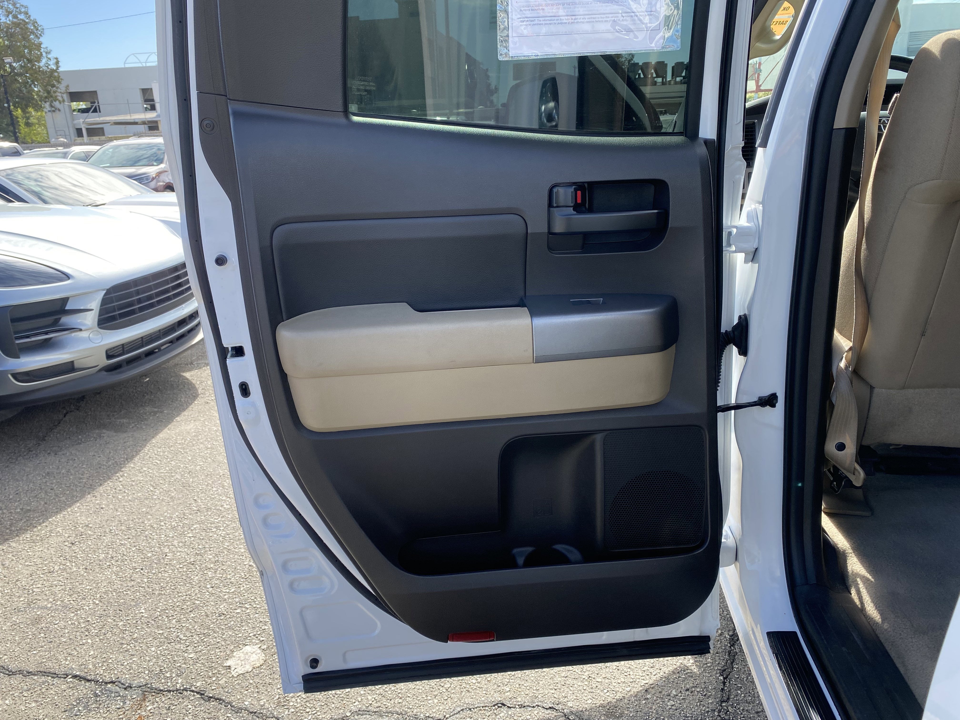 2011 Toyota Tundra 2WD Truck Dbl 5.7L V8 6-Spd AT (Natl)