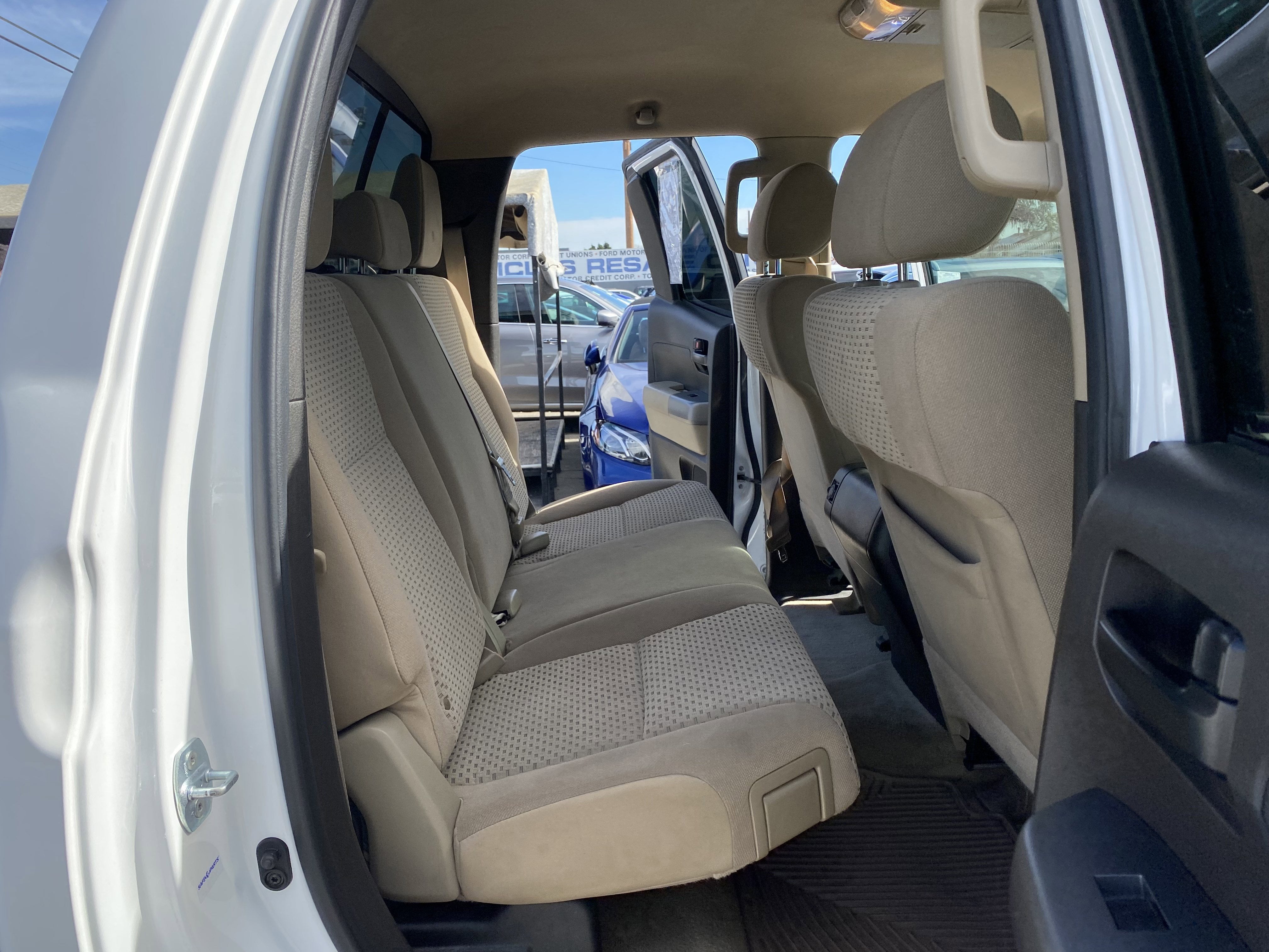 2011 Toyota Tundra 2WD Truck Dbl 5.7L V8 6-Spd AT (Natl)