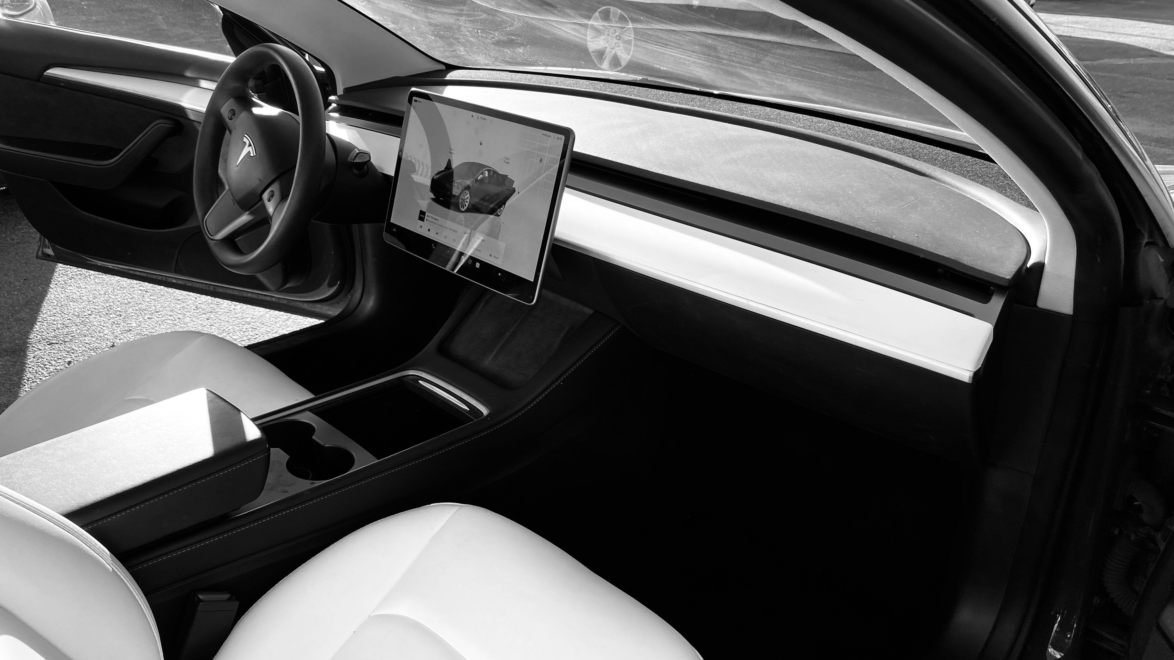 2023 Tesla Model 3 RWD