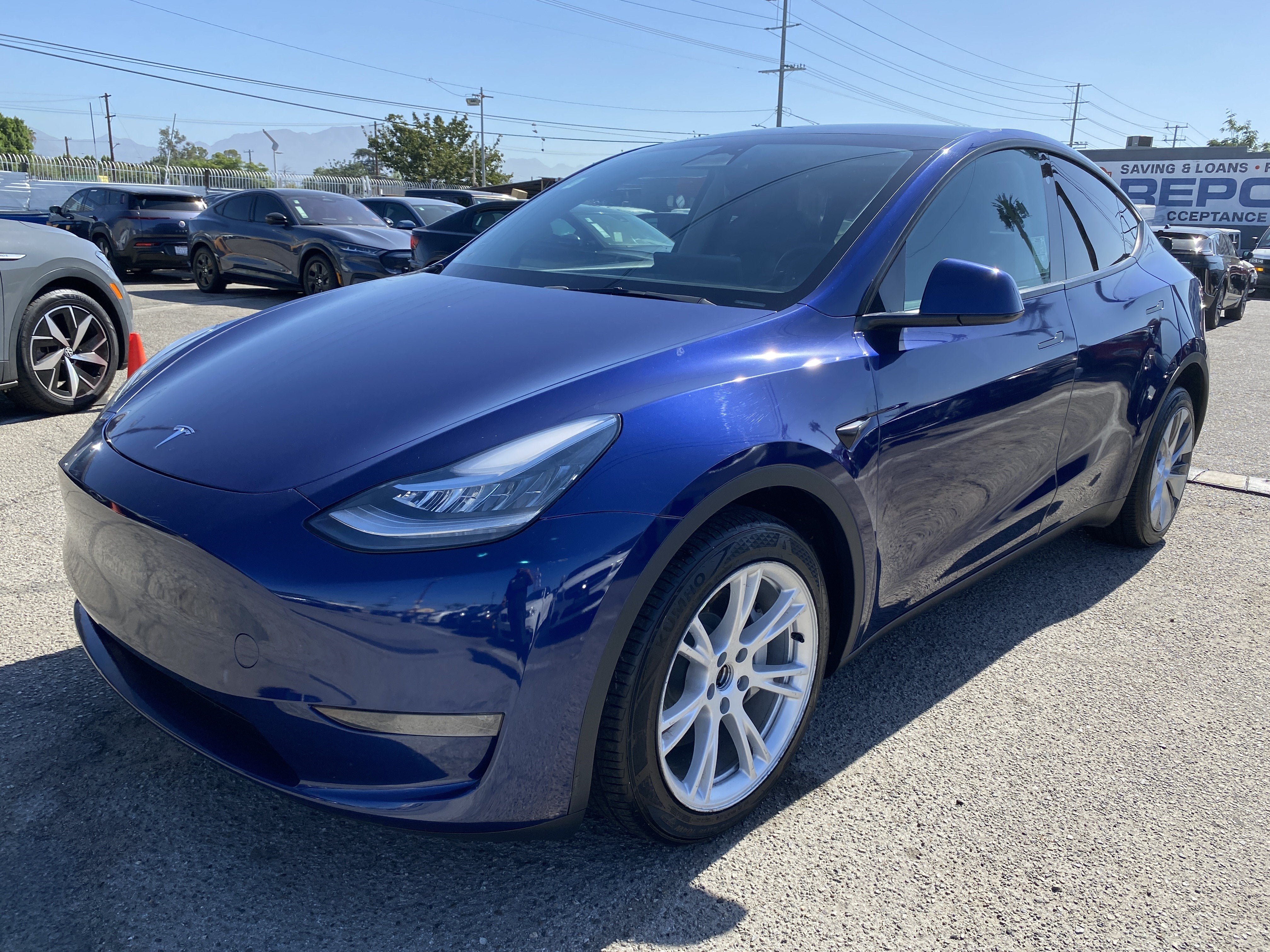 2023 Tesla Model Y LONG RANGE AWD