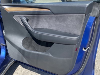 2023 Tesla Model Y LONG RANGE AWD