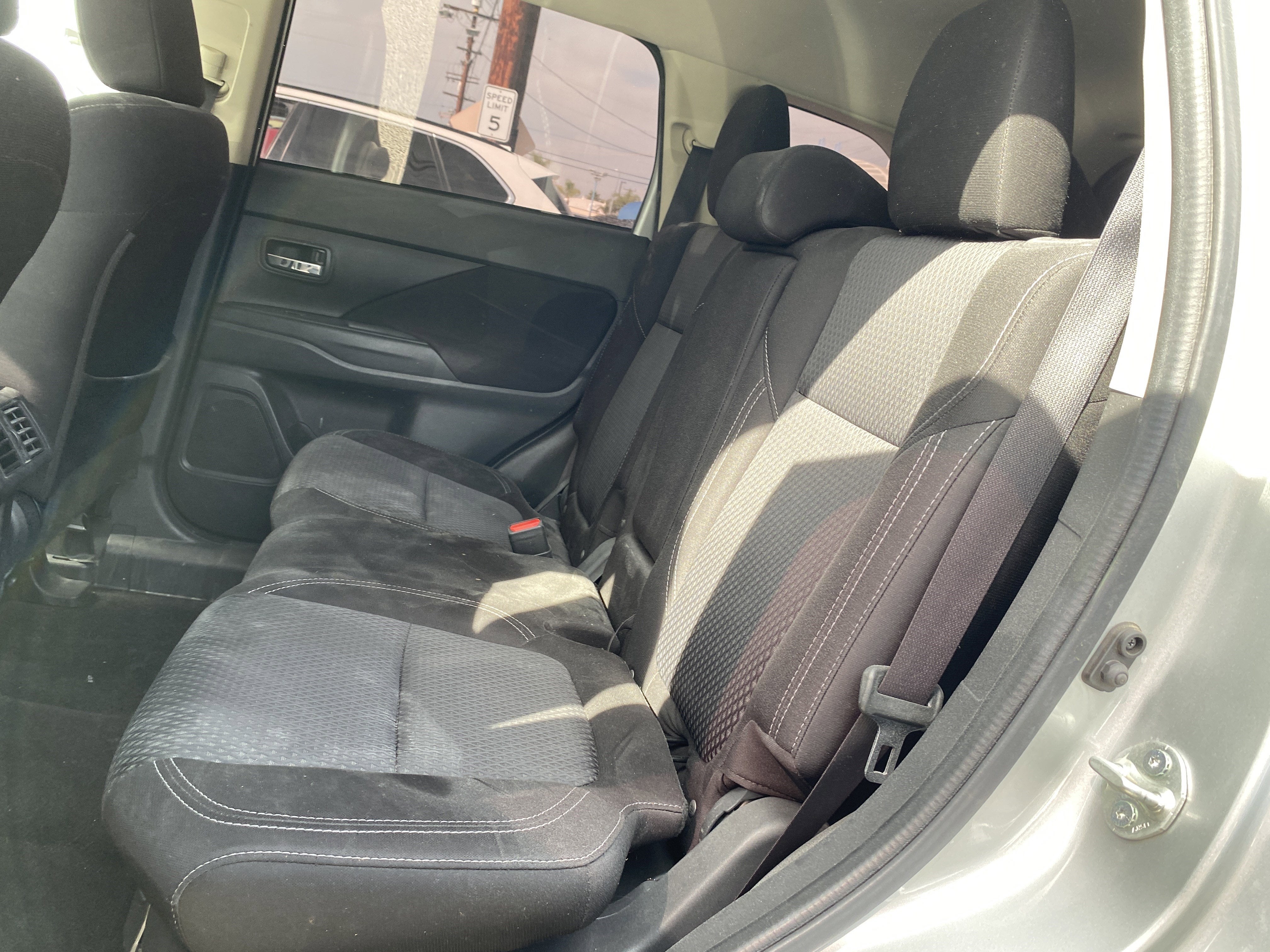 2020 Mitsubishi Outlander ES