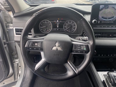 2022 Mitsubishi Outlander SE