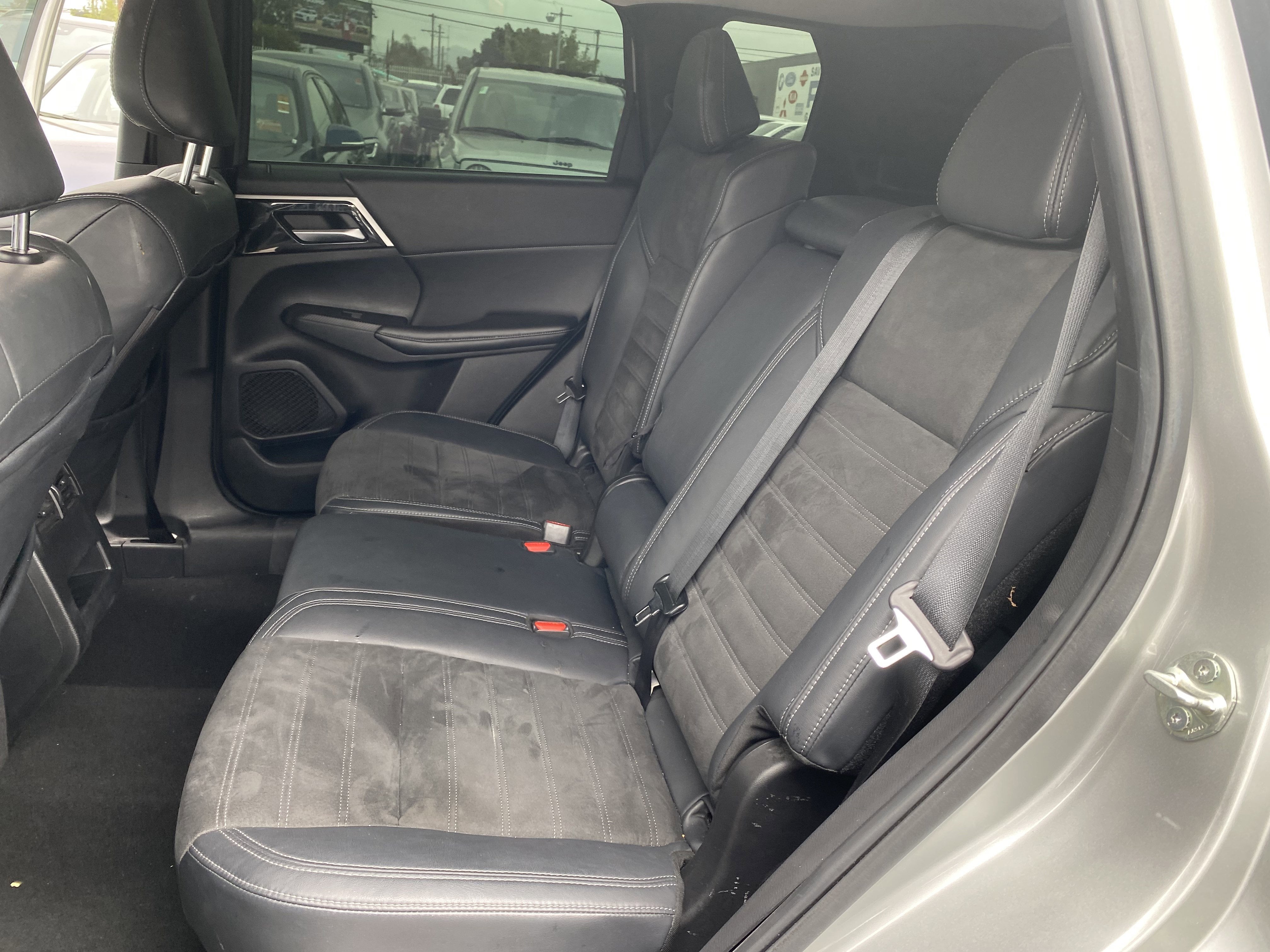 2022 Mitsubishi Outlander SE